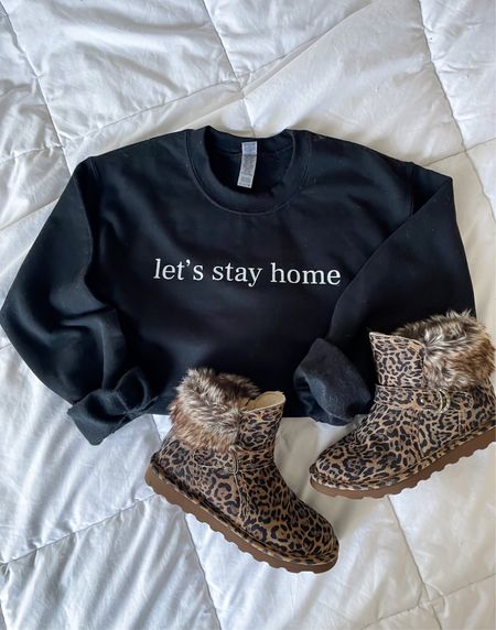 Comfy graphic sweatshirt 🖤 20% off with code ERICA20 

Leopard booties // leopard shoes // graphic sweatshirt // black sweatshirt // comfy sweatshirt 

#LTKunder50 #LTKSale #LTKFind