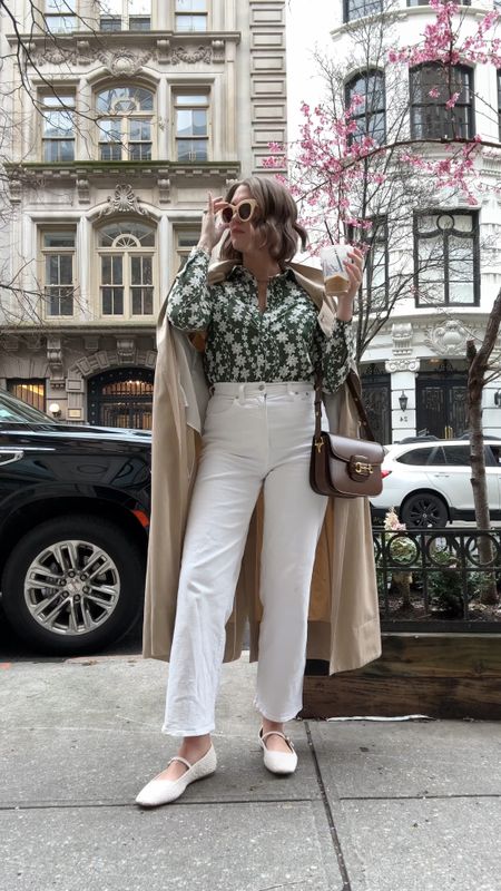 Spring outfit feat. My favorite white jeans, a classic trench and the prettiest embroidered top 💐