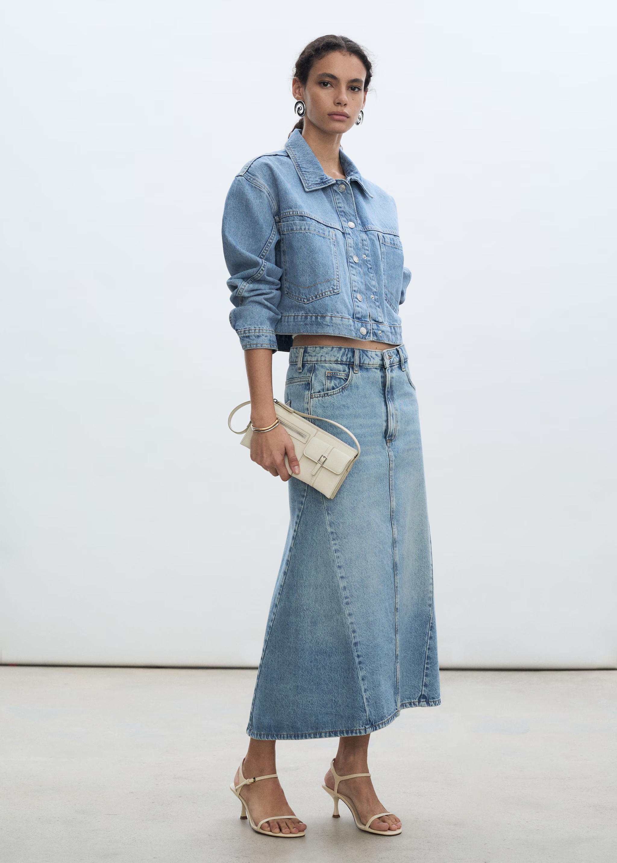 Pocketed denim jacket - Woman | MANGO USA | MANGO (US)