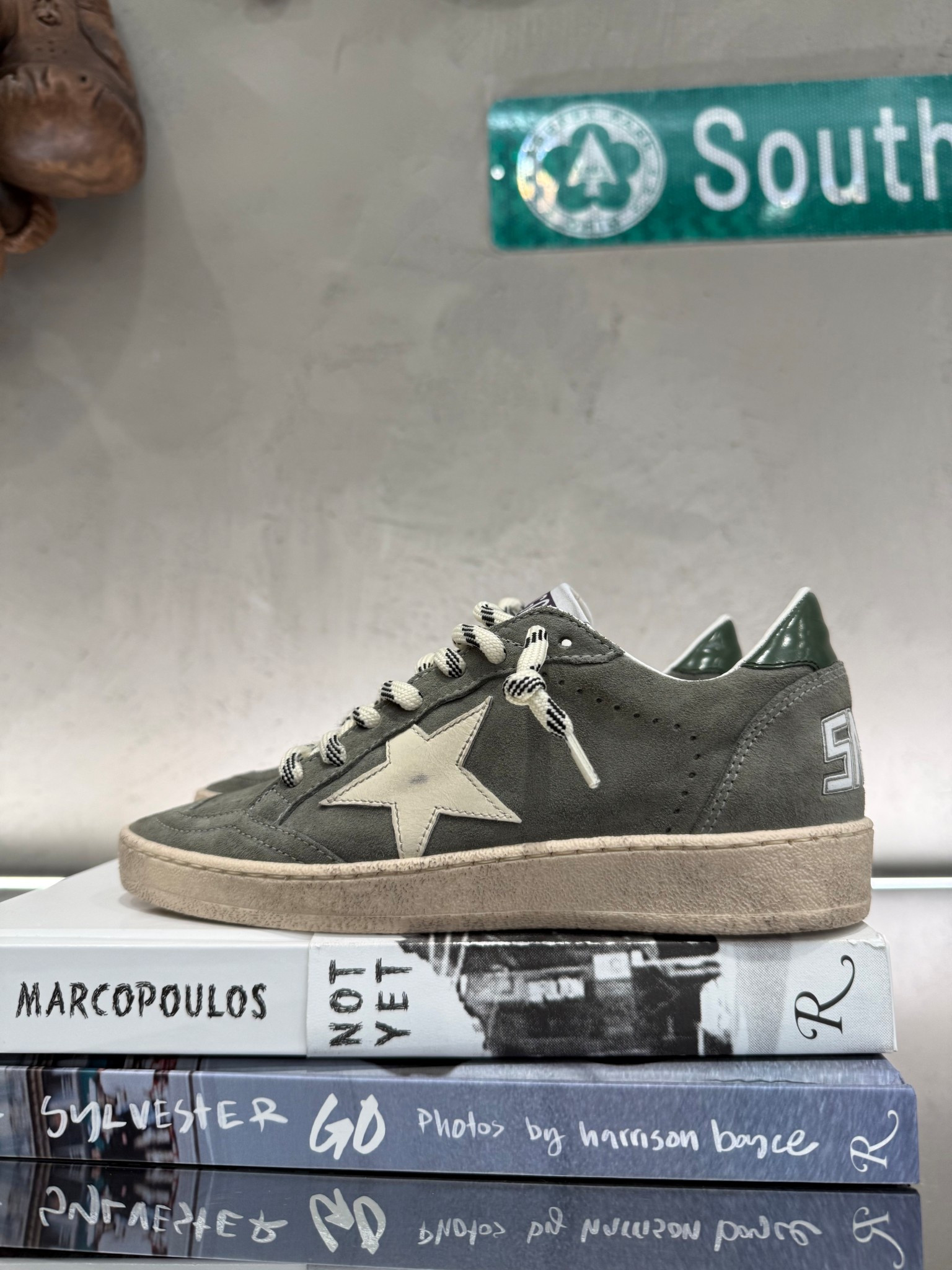 GGDB Ballstars

Golden goose sneakers
Ballstars
GGDB shoes
Green shoes
Green sneakers
Cool shoes
Cool sneakers
Dallas
Gift guide

#LTKCyberWeek #LTKootd