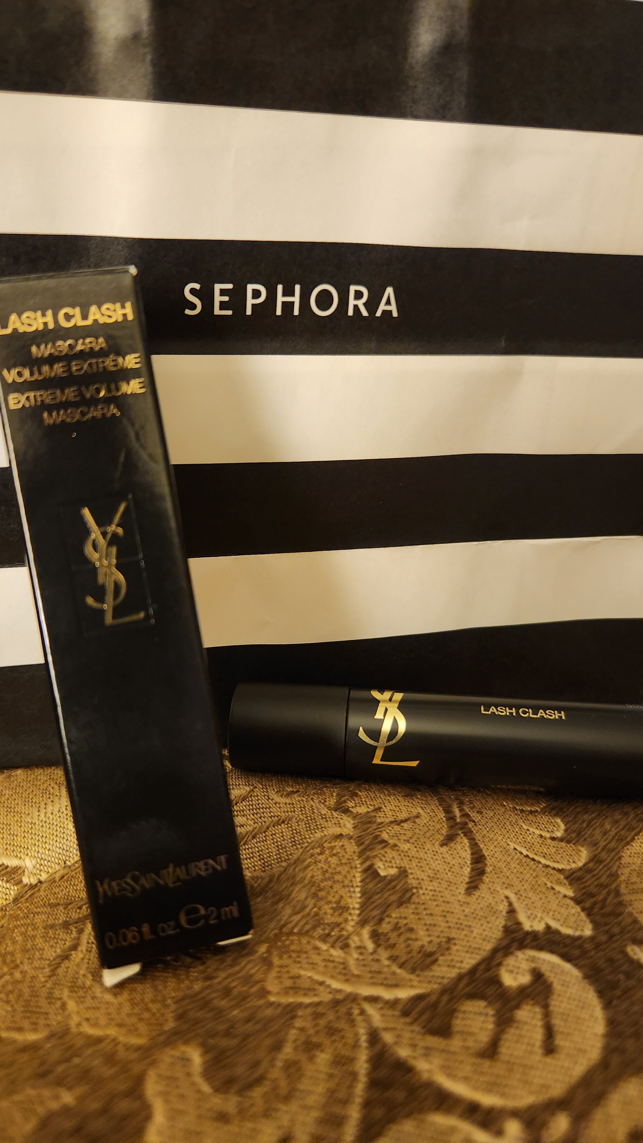 Every day is a good day for a little treat from Sephora. Today was a restock of my fav mascara from YSL

