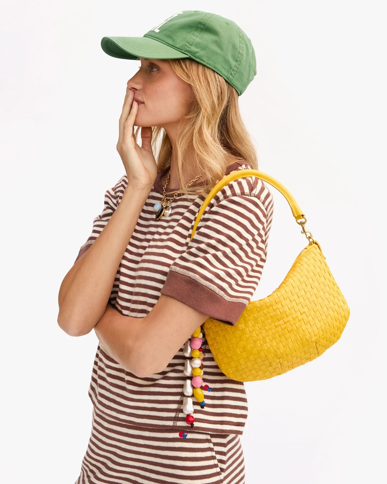 Petit Moyen | Clare V.