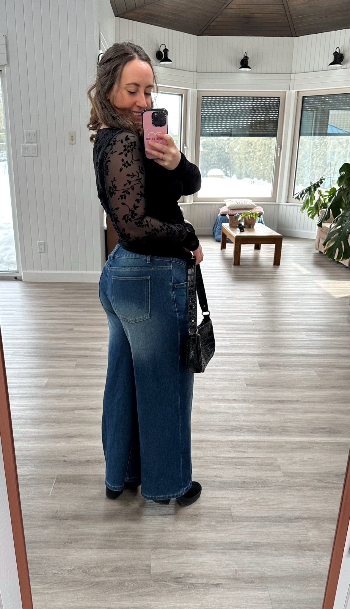 Feeling cute in mesh 🖤

#LTKPetite #LTKootd #LTKMidsize