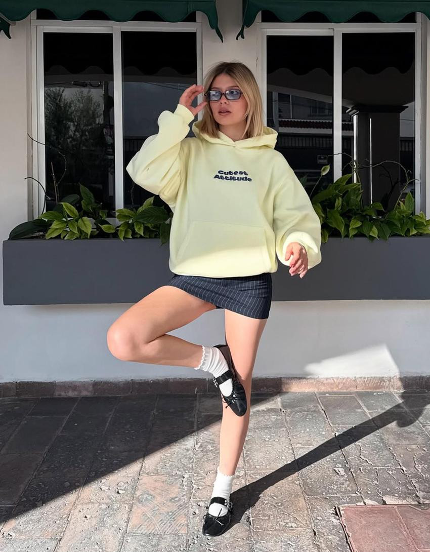 Kapuzenpullover mit Print - Sweatshirts und Hoodies - Damen | Bershka DE