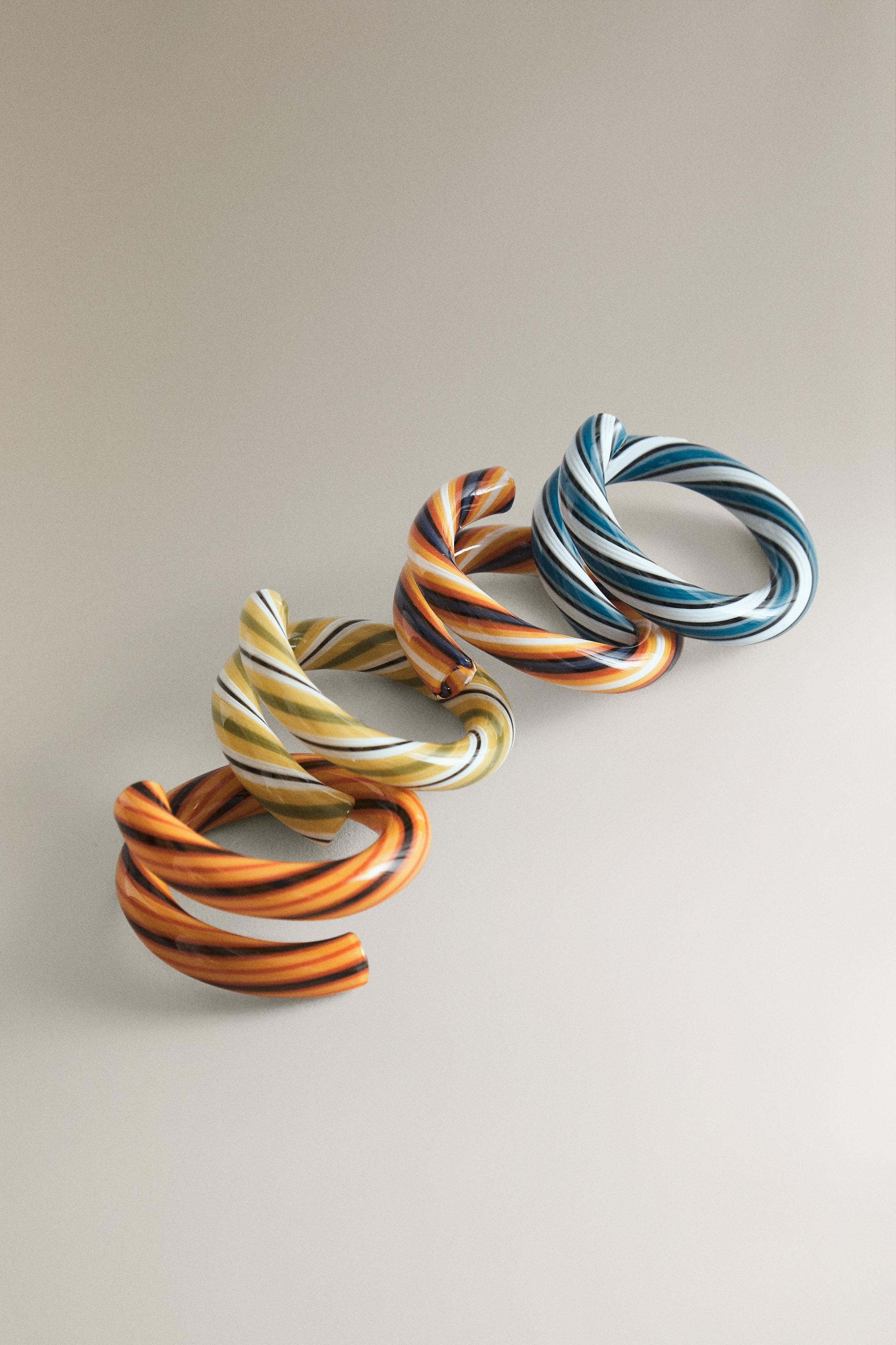 SET OF SPIRAL GLASS NAPKIN RINGS (SET OF 4) | Zara US