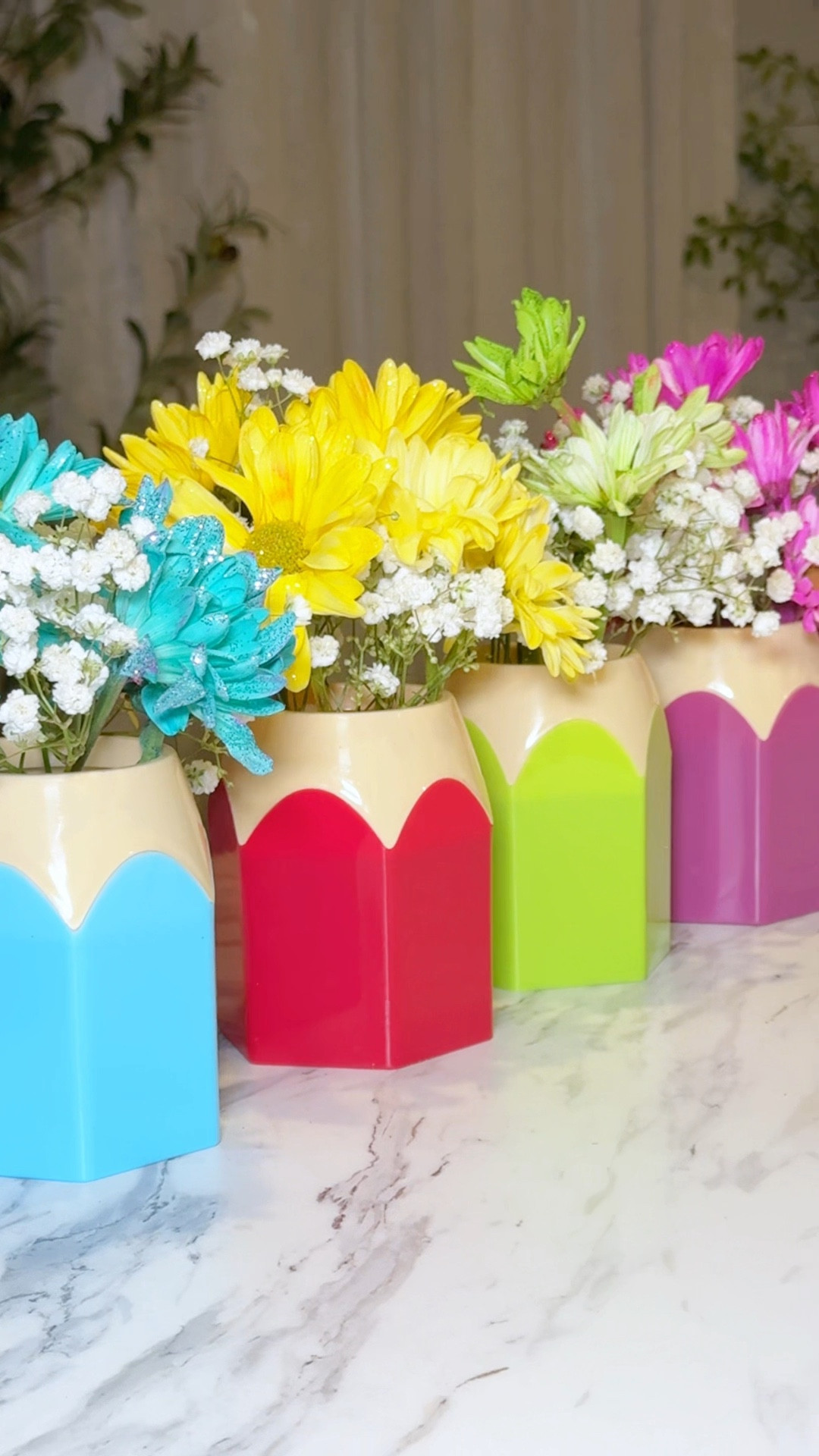 Y’all I can not these pencil vases are adorable!! I add some glitter flowers and baby’s breath to each one and they turned out so perfect!! These teacher gifts are so customizeable you could also add their favorite snack, candy, pens, pencils, lip gloss I mean the list could go on and on! I think the drink carton to hold everything together just makes them so unique! ✏️🍎📓🖌️✂️🌼📘🩷📚🎨🖍️

Teacher gifts include: 
-the teachers favorite drink
-eye mask
-expo marker
-pencil vase with flowers
-pencil gift card holder 
-gift card to thier favorite place

#LTKGiftGuide #LTKParties