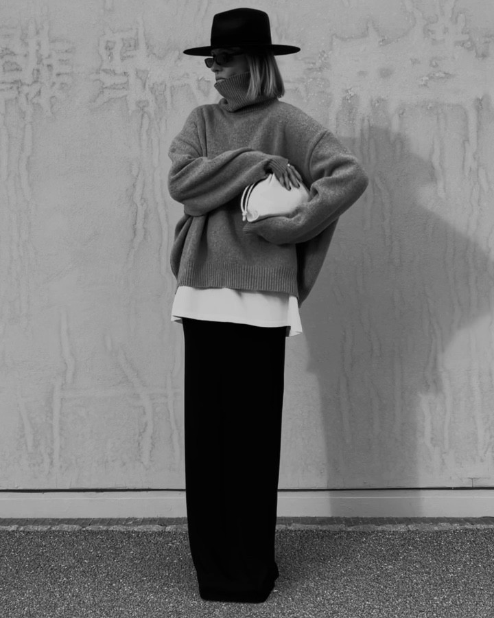 How to build a minimalistic outfit?

Elevate your style with simplicity. Begin with timeless basics, embrace a neutral palette, and let clean lines and quality materials speak volumes. Less decoration, more impact. 

#LTKU #LTKeurope #LTKitbag