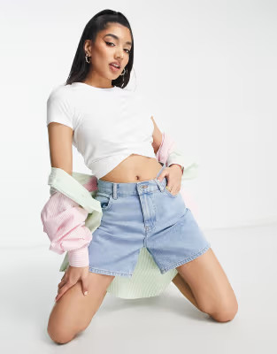 Stradivarius cropped T-shirt with knot detail in white | ASOS (Global)