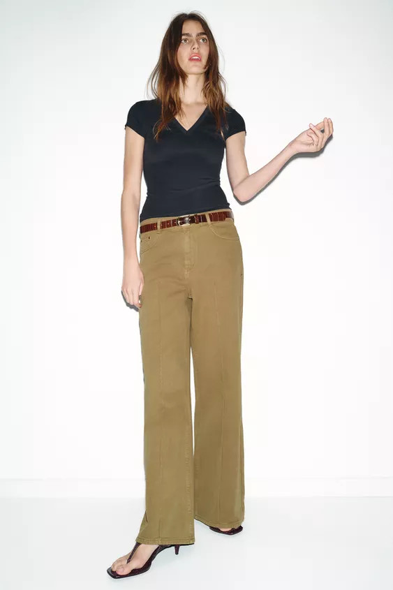 SLIM FIT - V-NECK - REGULAR LENGTH - SHORT SLEEVET-shirt made from a cotton blend yarn. Featuring... | Zara UK