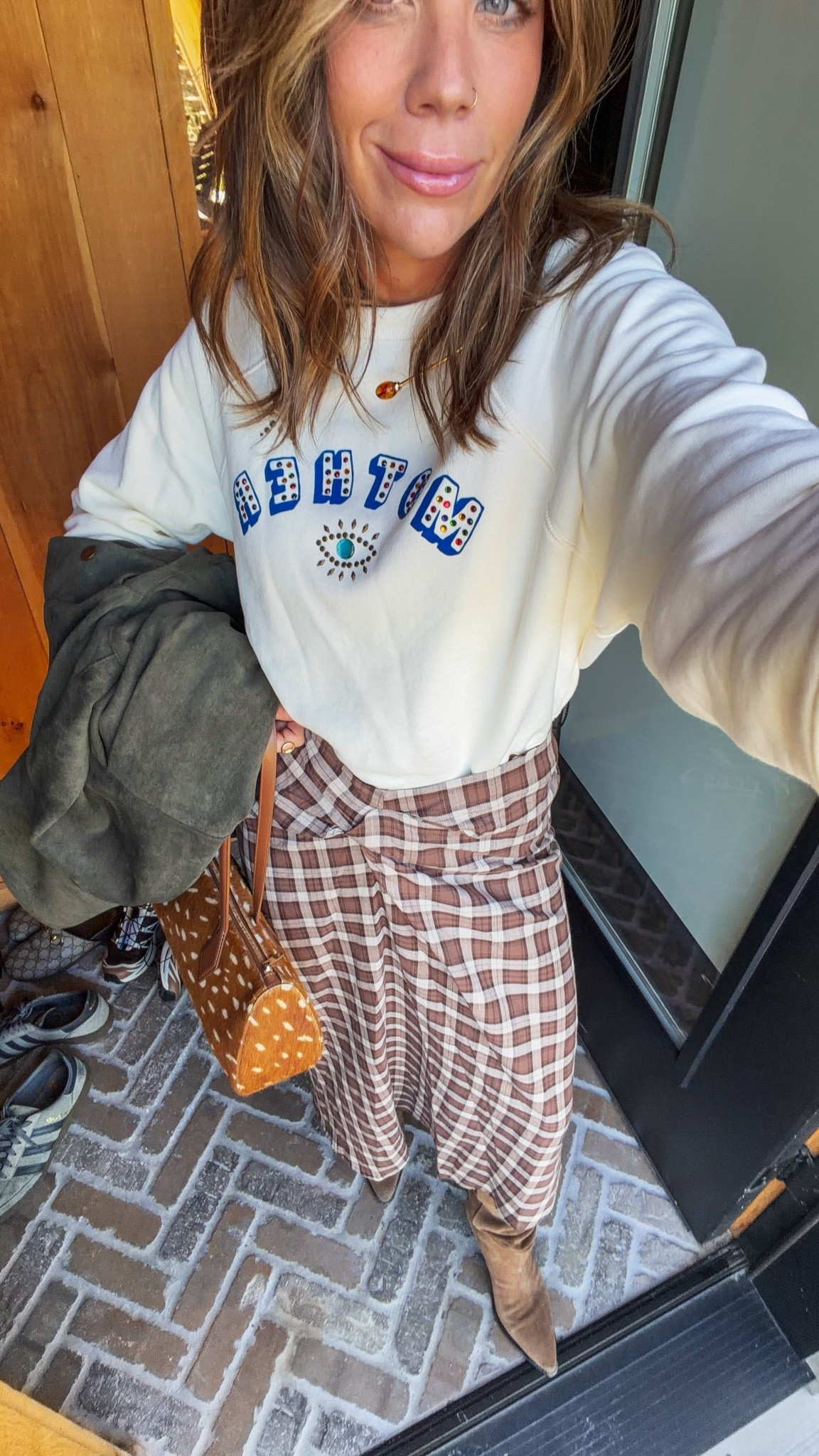 Cozy comfy chic ootn in Vermont!! In xs skirt it does run a tiny bit big imo! & xs sweatshirt