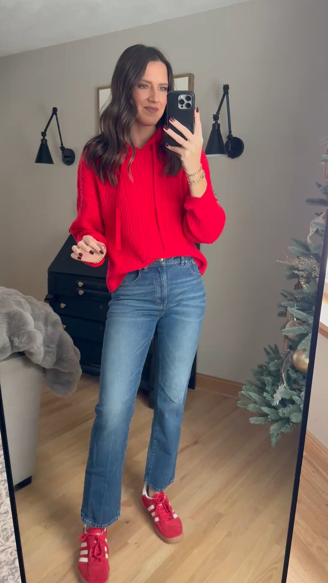 The perfect casual Christmas sweater. Wearing a medium. 