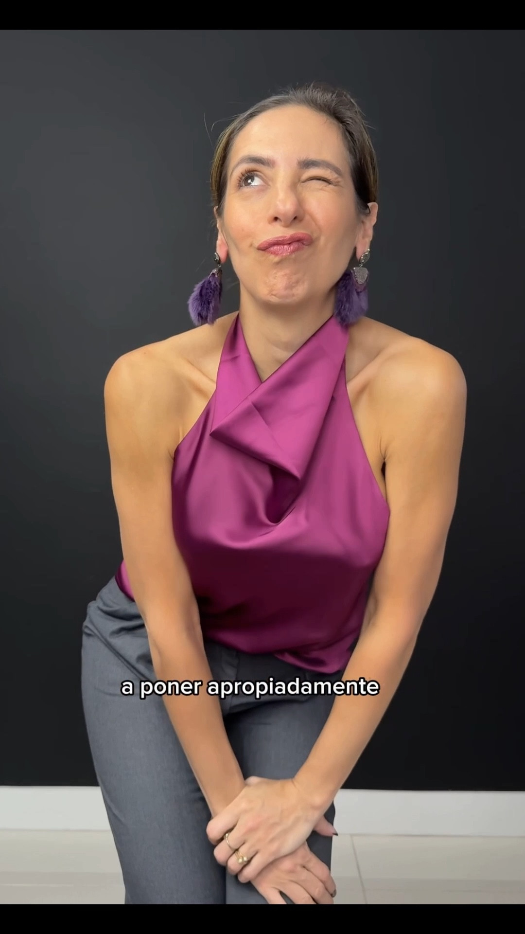 Divina, la camisa súper versátiles, y de verdad que le dan un vuelco a tu Outfit, si le pones los accesorios correctos
Deliciosa la tela con forro y en muchos colores aquí se las dejo!
Chau chau ♥️