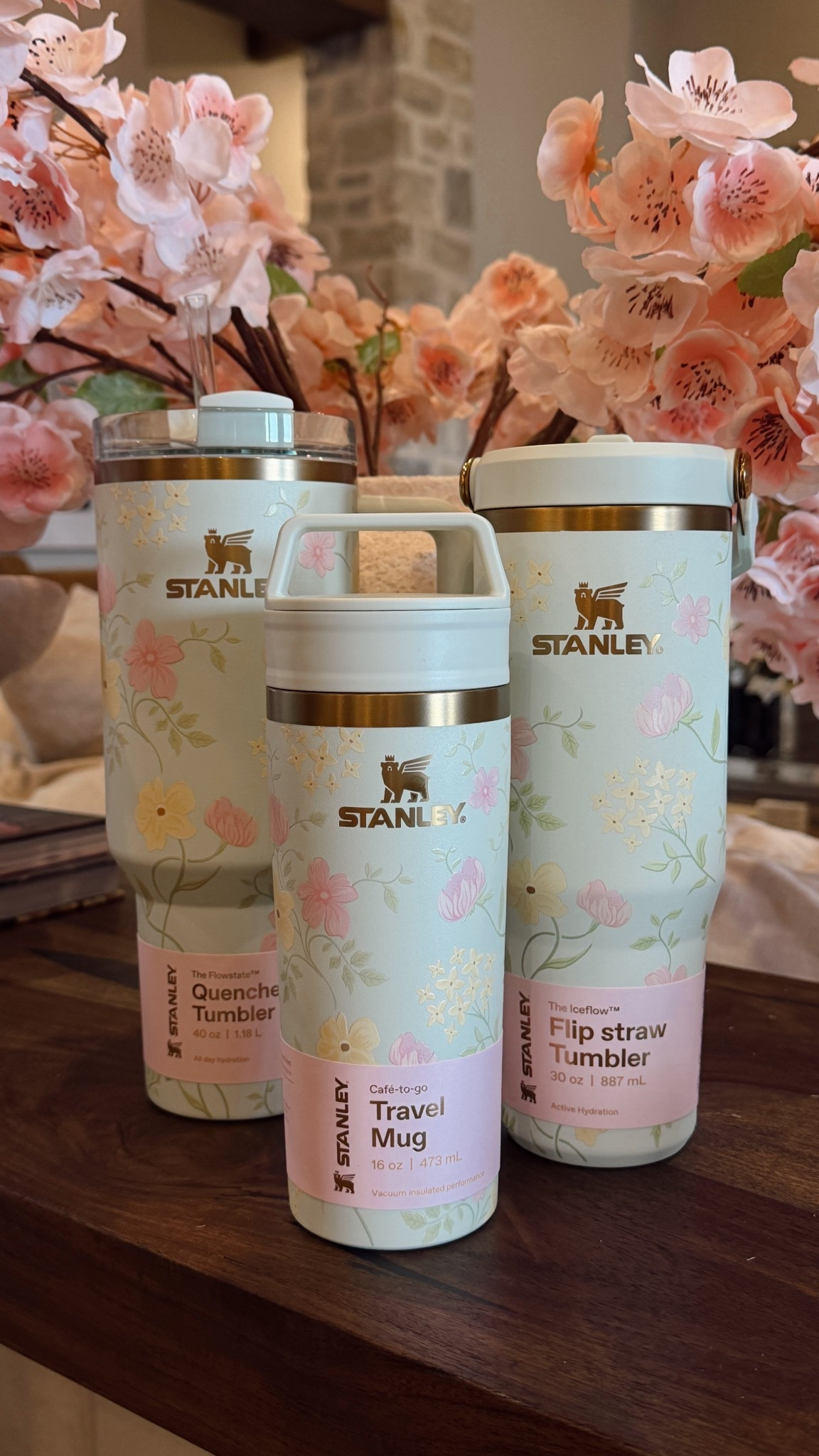I absolutely love the new Easter Collection from @stanley_brand! 

This spring blossoms print is gorgeous! 

#stanleypartner 