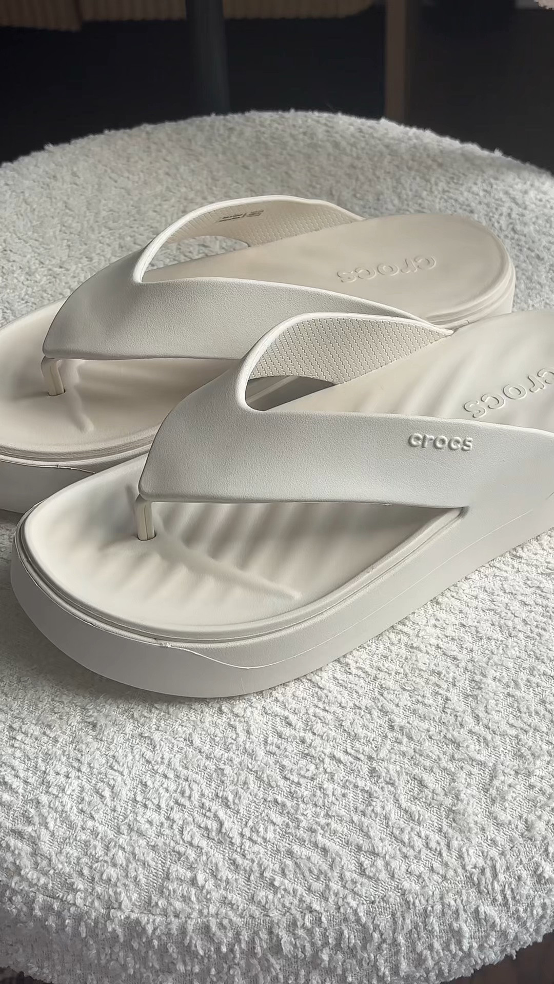 These are the best platforms for summer they are so comfortable
#crocs #platformsandals #sandals #platformshoes #summersandals #flipflops

#LTKgrwm #LTKootd