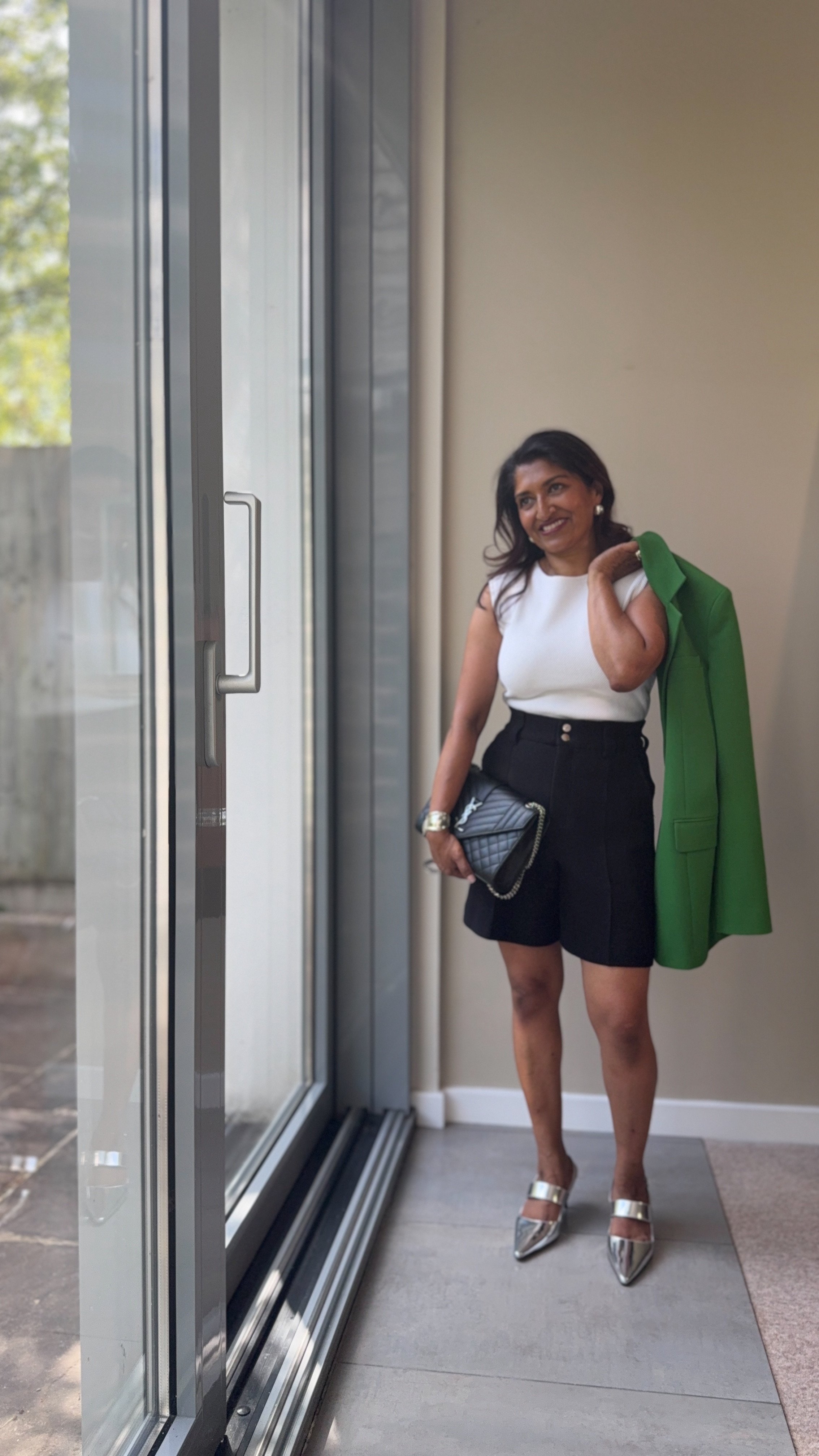 Don’t know what to wear to work — especially in this heat? Let’s fix it.”


Confidence starts with your outfit.
Beat the heat and show up strong: think breezy layers, bold accessories, and effortless polish.
Let your style work as hard as you do.

#WorkStyleFix #SummerConfidence #WhatToWearToWork

#LTKworkwear #LTKpetite #LTKover50style