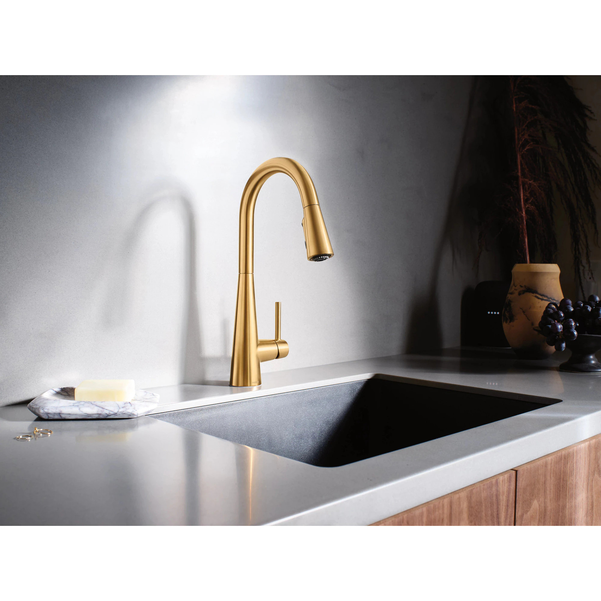 Moen Sleek Brushed Gold Single Handle Deck-mount Pull-down Kitchen Faucet with Sprayer (Includes Deck Plate) | 7864BG | Lowe's