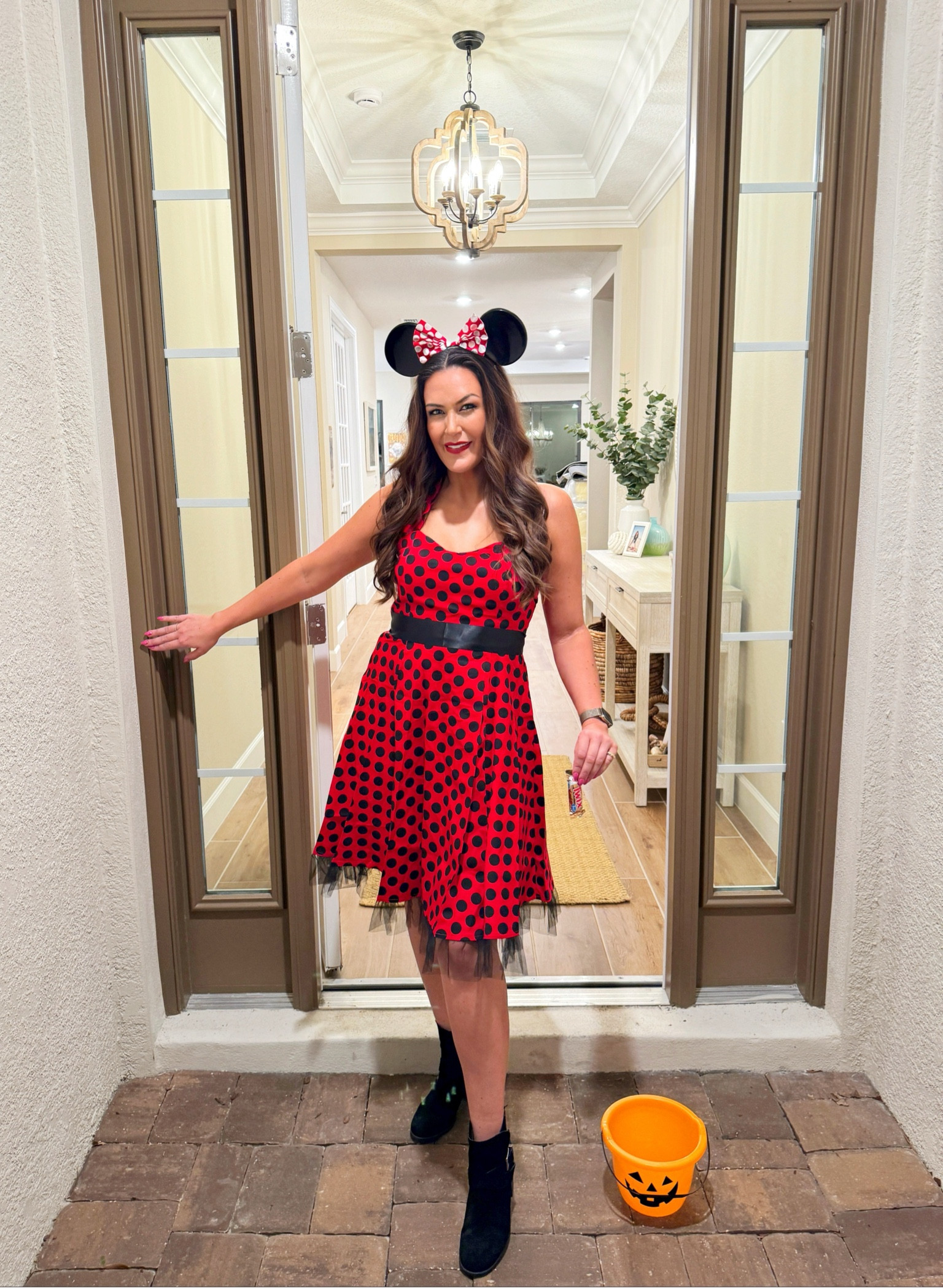 Feeling oh-so-chic in my Minnie Mouse costume this Halloween! Shop this easy + affordable look ❤️🖤

#LTKHoliday #LTKfindsunder50 #LTKSeasonal