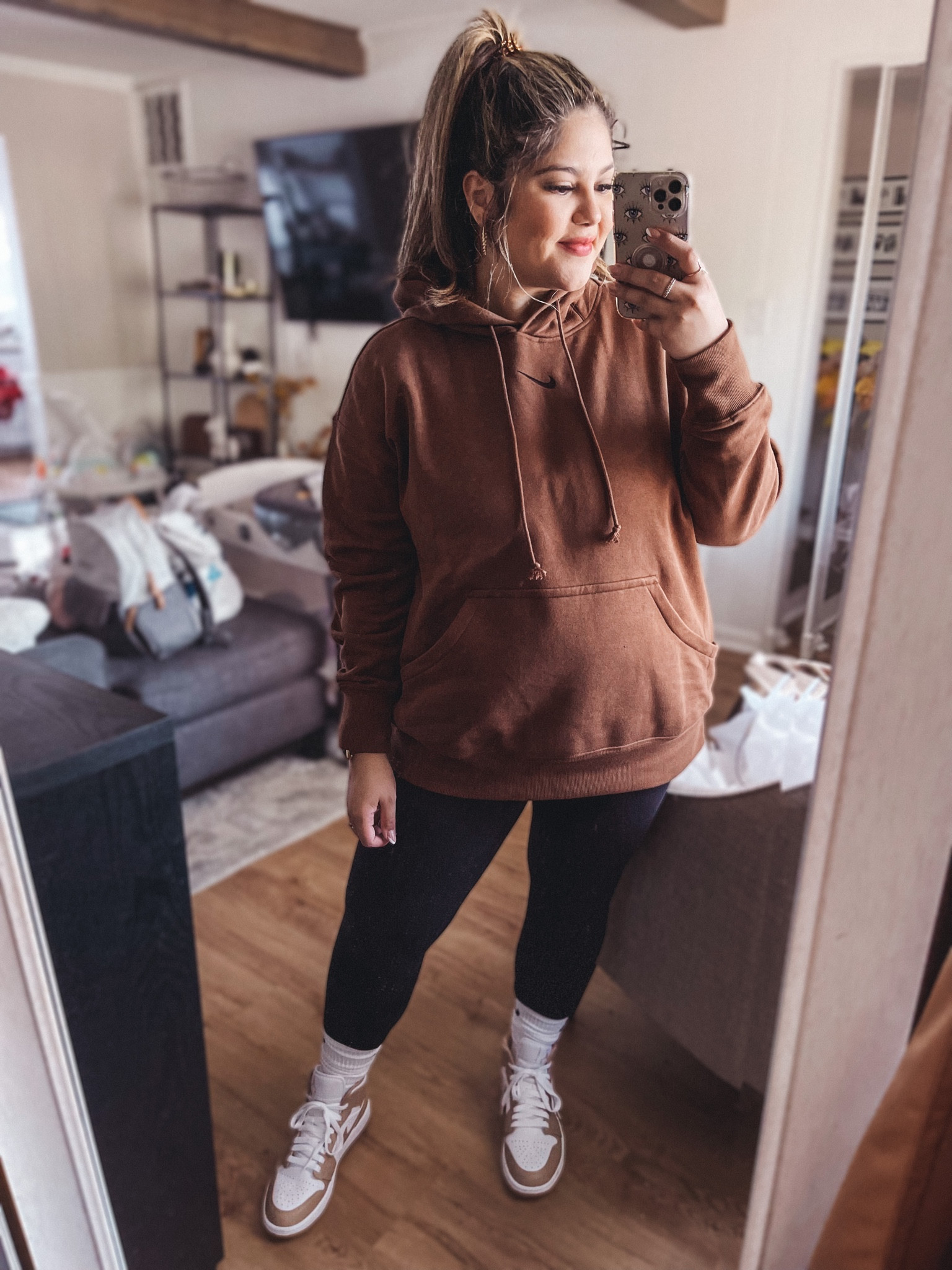 Fall sporty outfit for plus size women

Nike sweatshirt
Chocolate color
Leggings 
Nike socks
Jordan 1 
Nordstrom 
Athleisure 

#LTKfit #LTKcurves #LTKunder100
