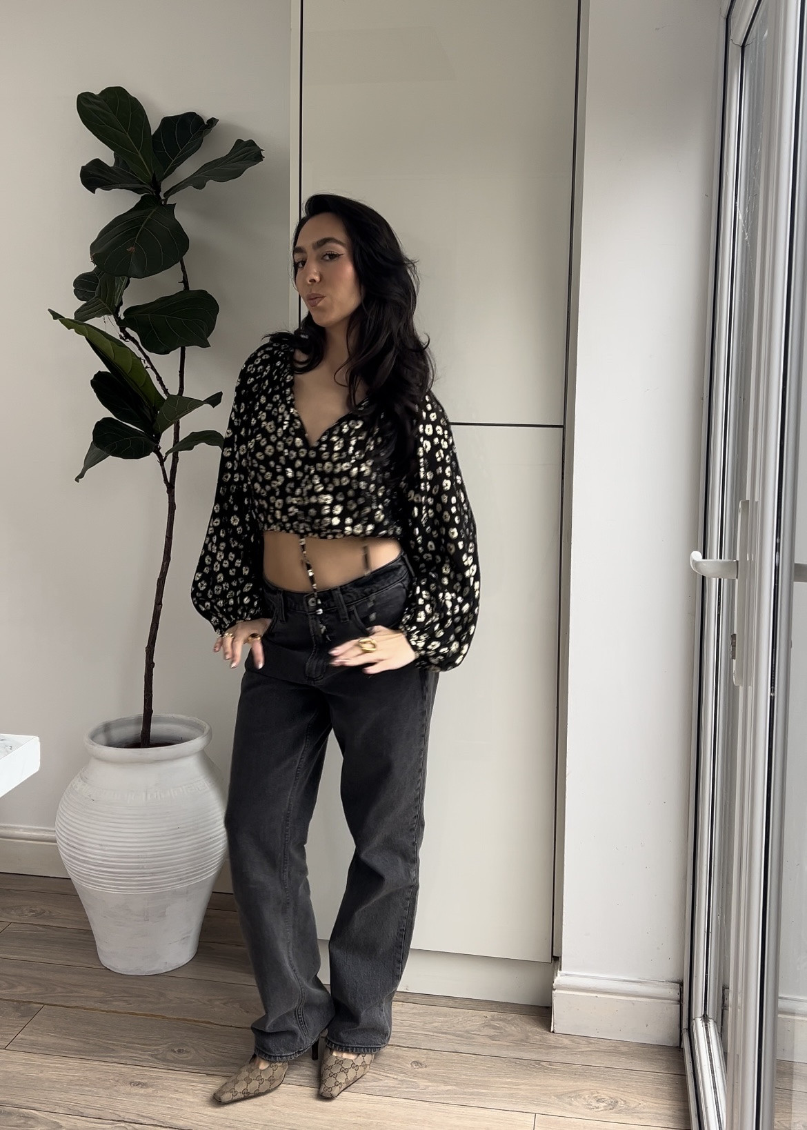 Black and gold leopard print, jacquard top, crop top, jeans and a nice top, party season, Abercrombie jeans, gucci slingbacks, h&m

#LTKpartywear #LTKuk #LTKeurope