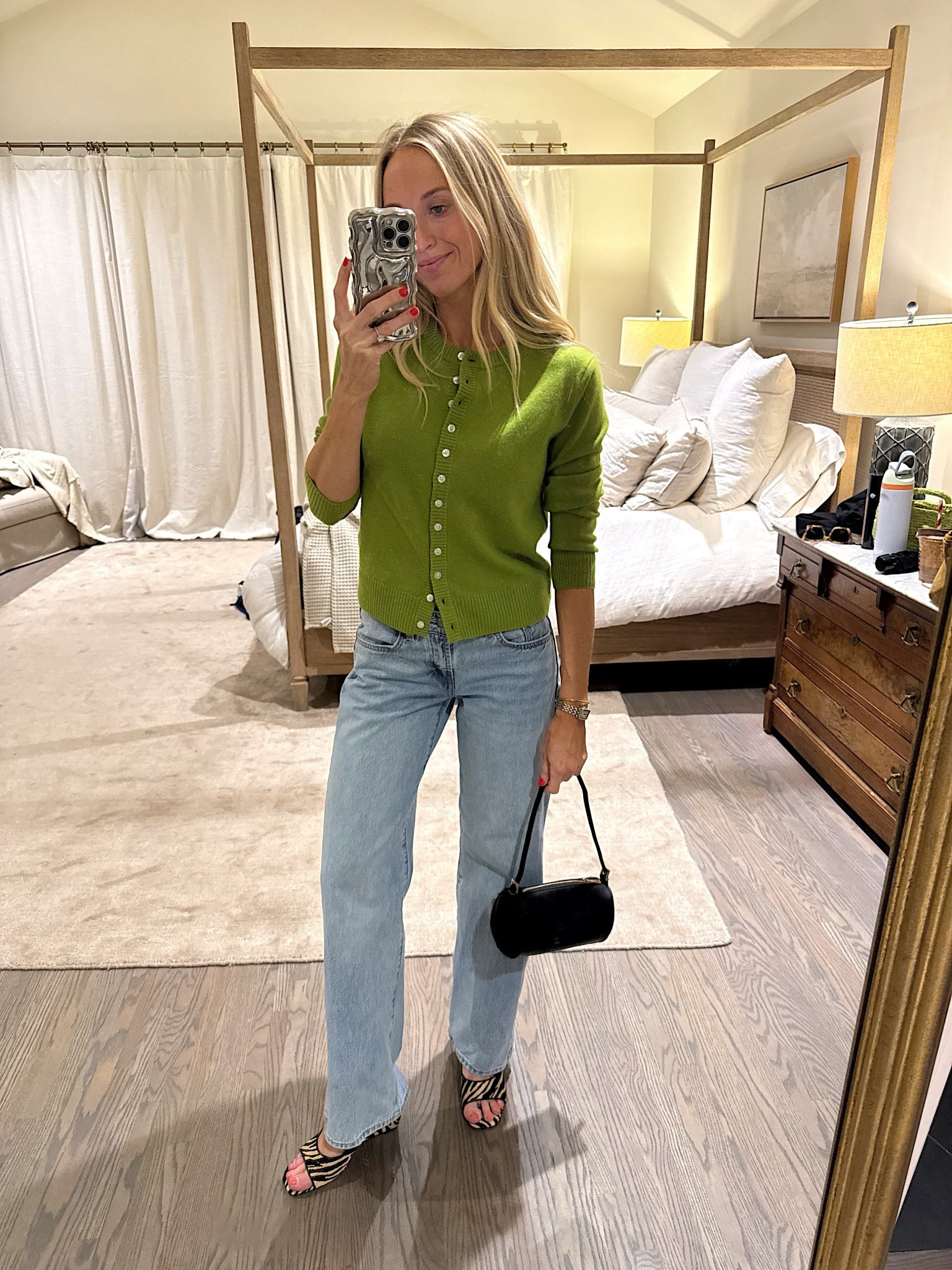 Green cardigan - XS
Low rise denim - 24
Zebra wedge heel - true to size!

Spring outfits / date night 