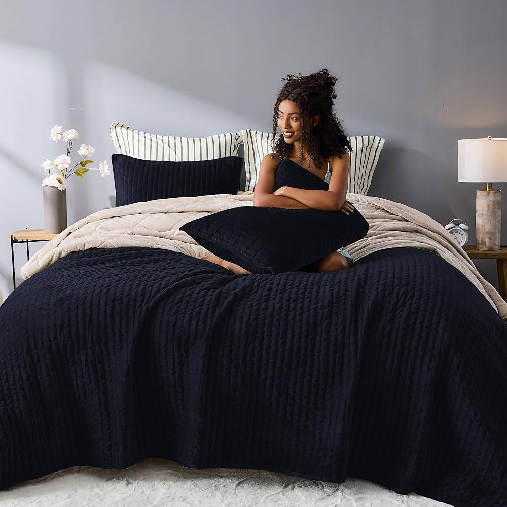 SHALALA Velvet Quilt King Size,Striped Bedding Set,Lightweight Velvet Comforter,Luxurious Cozy Be... | Amazon (US)