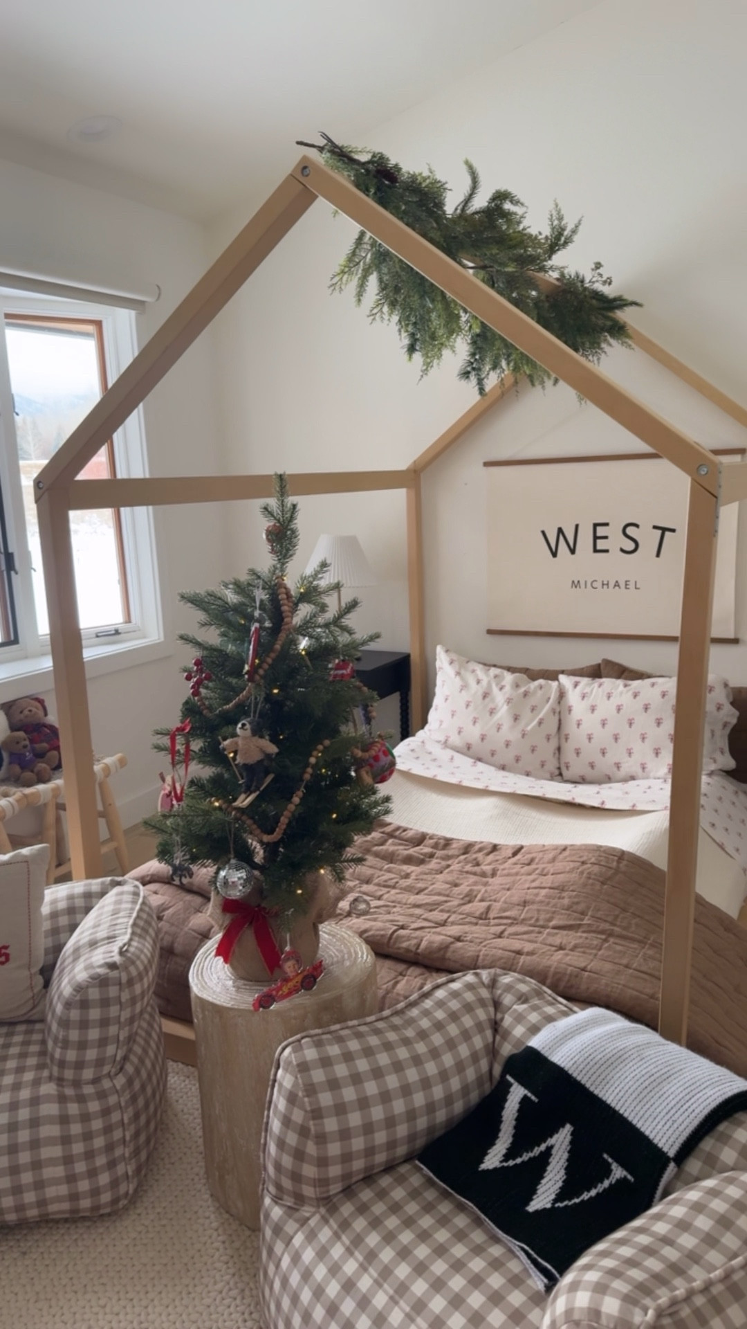 Boys bedroom with a festive Christmas touch! Love the Target flannel bed sheets👏🏻

Home decor
Holiday 
Kids 

#LTKKids #LTKHome #LTKHoliday
