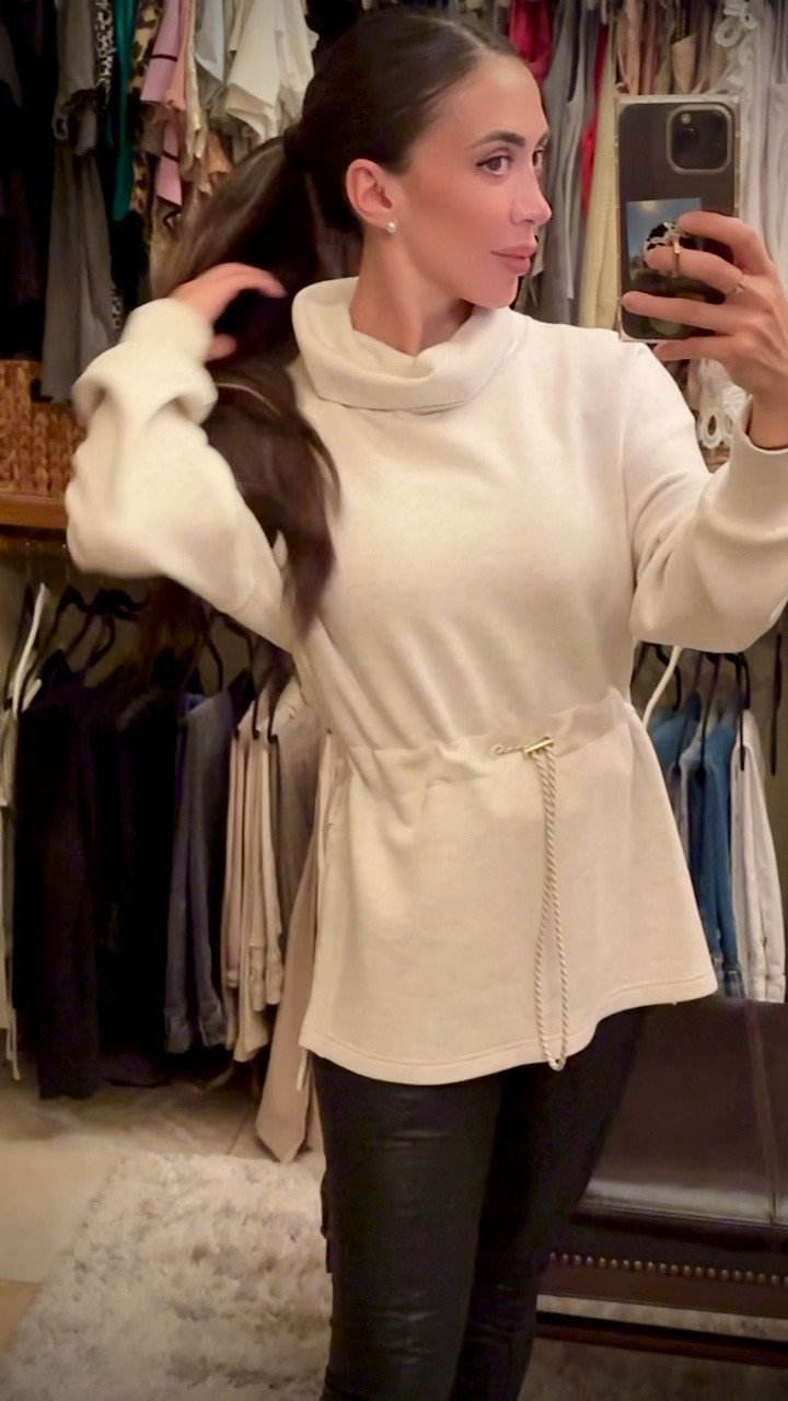 The softest pullover I’ve ever worn 🤍

Varley | revolve | ivory | pullover | sweatshirt 

#LTKstyletip #LTKSeasonal #LTKbeauty