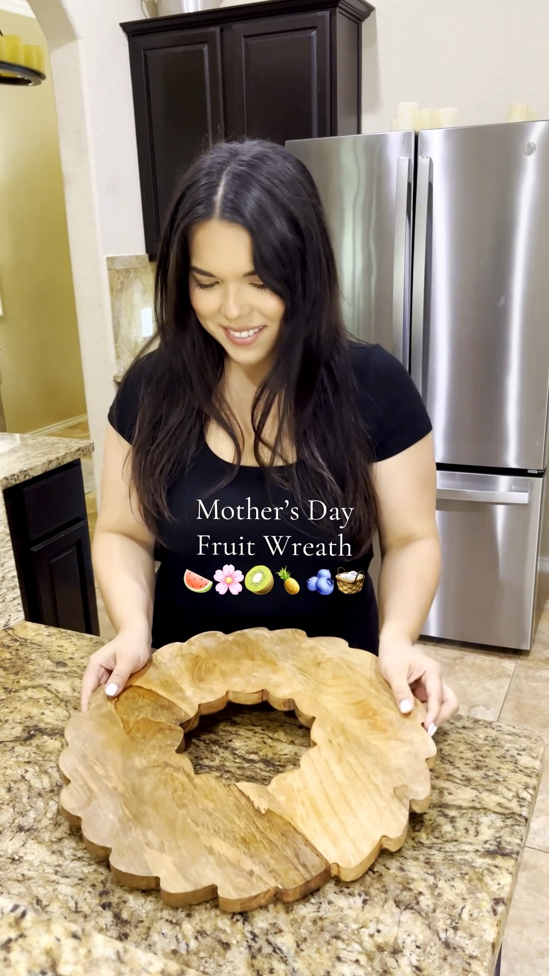 Mother’s day fruit wreath 🍉🍊🍍#mothersday #hosting #hostess #brunch #brunchideas #brunchidea #sundaybrunch 