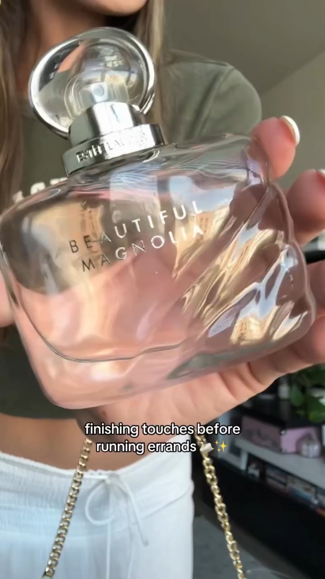 a cute and quick little edit I filmed for Versed and Estée Lauder a while back … just throw it in the bag 💖💫

everything worn and used in this video will be linked in my shopmy, LTK and amazon storefront for y’all 🤍

#whatsinmybag #liptint #glossylips #smellgoodfeelgood #fragrance ​⁠ ​⁠ @versed @esteelauder @esteelaudercompanies