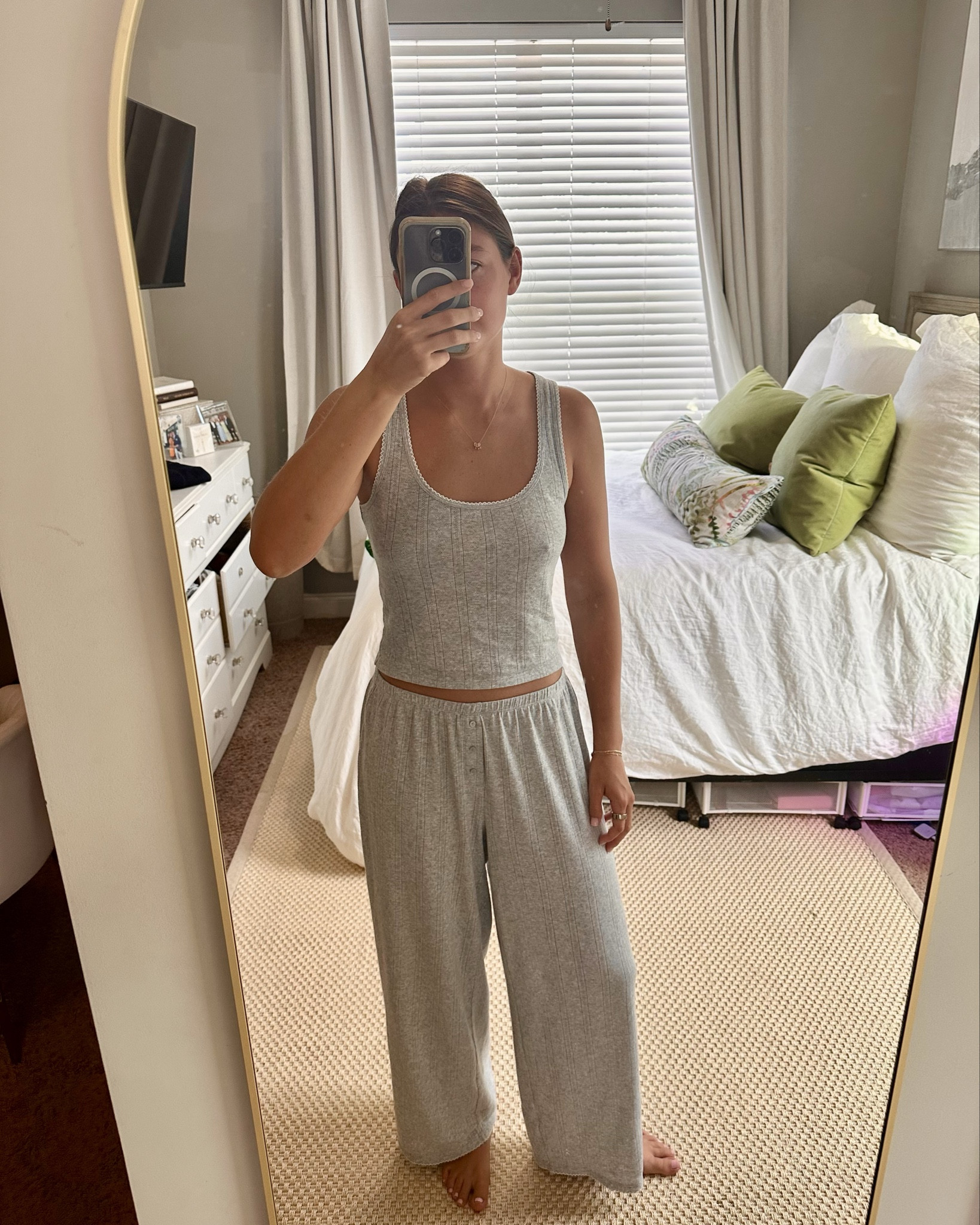 The best pajamas🤍🩶
Grey set- small top, medium pants 
White set- both medium 