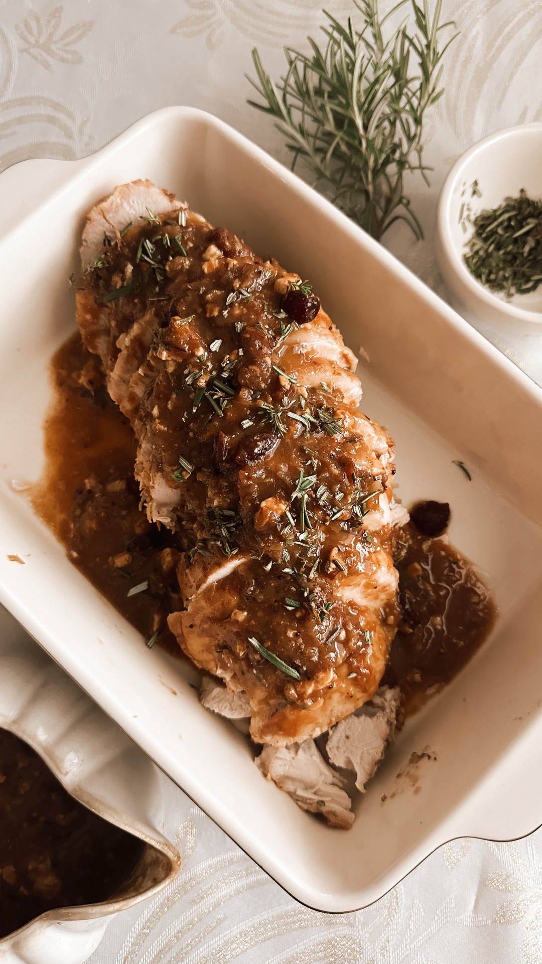 add this to your Thanksgiving menu 😏🦃🌿
•
•
•
#slowcooker #slowcookersunday #slowcookerrecipes #turkeyday #thanksgiving #thanksgivingrecipes #easyrecipe #recipeideas #seasonalrecipes