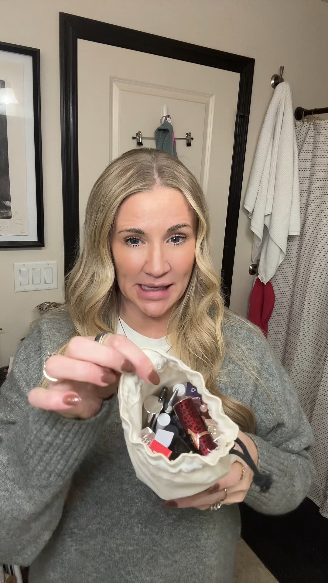 Lipstick
Lipgloss
Lipliner
Series
Mac

#LTKOver40 #LTKBeauty