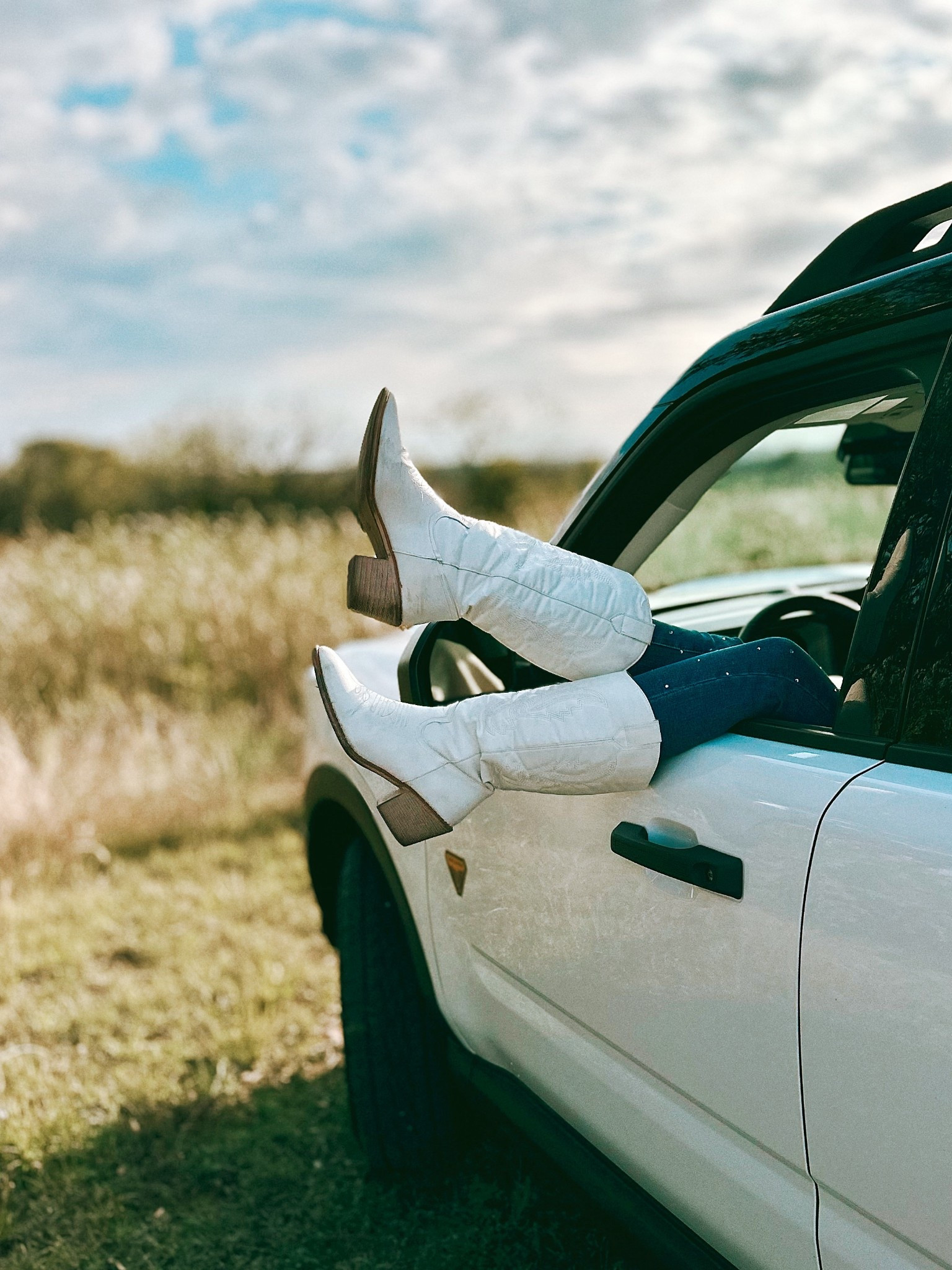 My favorite white cowgirl boots to dress up or down🤍

#LTKHoliday #LTKGiftGuide #LTKCyberWeek