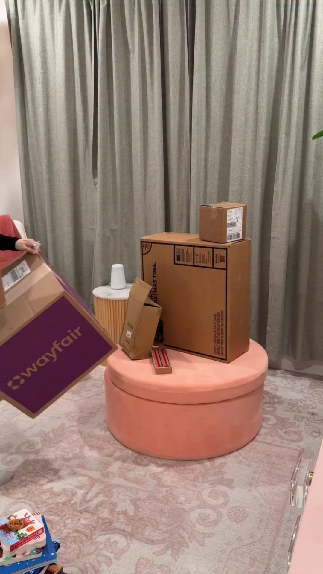 Christmas this year is going to be even more special now that Raelynn is older and is obsessed with all the decorations 💚❤️. 

Raelynn helped me decorate her room this year which included all things pink, bows, and lots of Santa’s 🎅🏼. Thankfully we were able to find most of these goodies @wayfair and it helped make the holiday season decorating process easy since it was shipped directly to us.

Her room turned out perfectly and I can’t wait to celebrate Christmas as a family of 4 this year.

#ad #WayfairPartner #Wayfair #WinTheSeason 