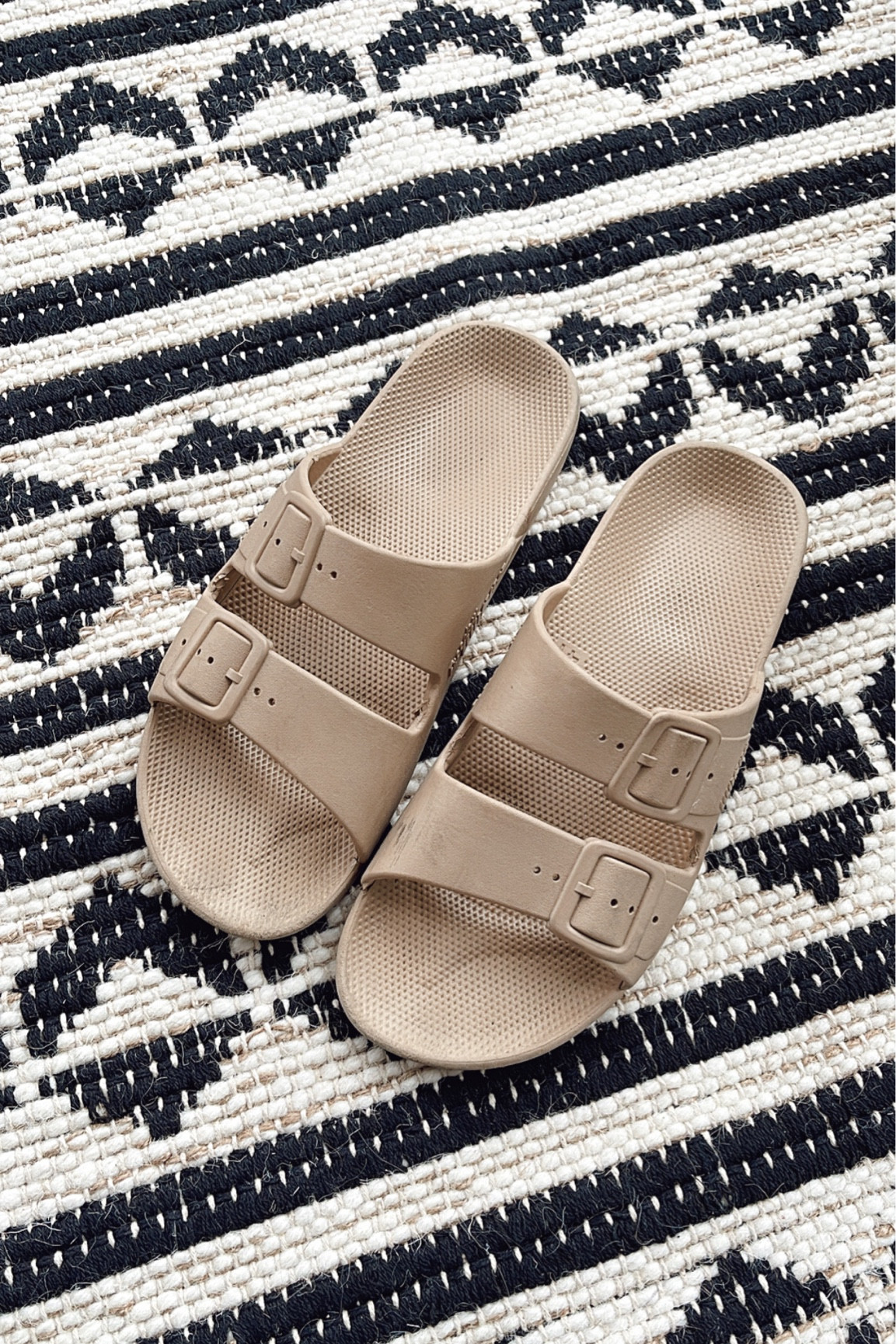 The best summer sandals. Waterproof and durable. Come in so many great color ways! Summer style. Spring style  

#LTKshoecrush #LTKstyletip