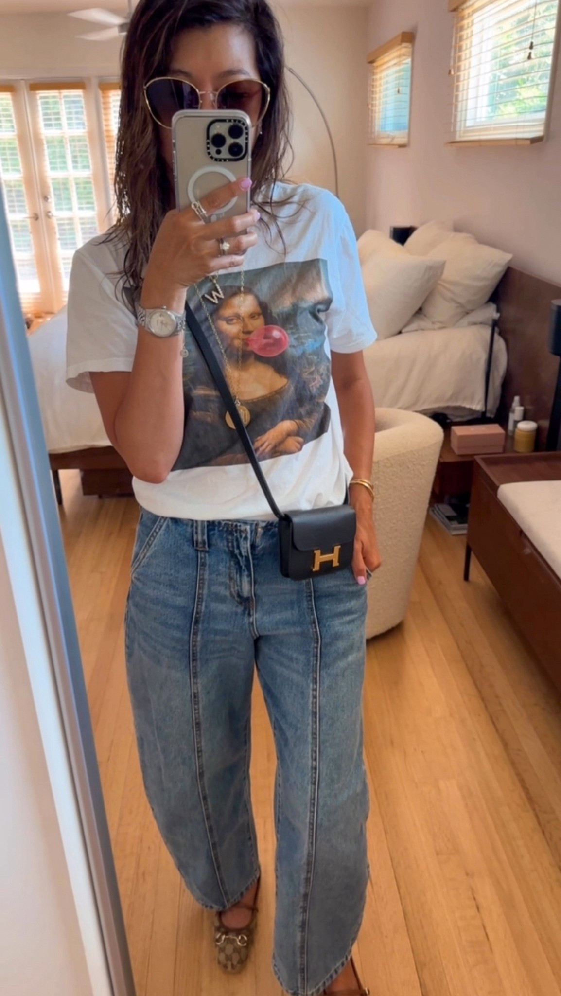 OOTD: Fresh out the shower, hair’s still wet 💦 but we’re out the door anyway! Running errands in comfort today… because sometimes looking put together just means grabbing whatever’s clean and cute 😅

Already obsessed with the barrel jeans trend and I just found this affordable pair that’s just as good as my higher-end ones! 🙌 I’ve got both high and low-end options in my closet, and this one totally holds its own.
Tee (size S)
Jeans (size 4)
Ballet flats (size 36.5)

✨Linked this pair plus a few more faves at all price points

#LTKStyleTip #LTKOver40 #LTKShoeCrush