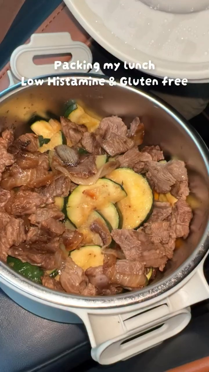 1 pan type of gal.
Everything is seasoned with grass, fed butter, salt, and garlic only.

Eating clean is not hard, but discipline is required.

#celiac #glutenfreerecipes #whatsforlunch #homemadefood
#travelingwithfoodallergies