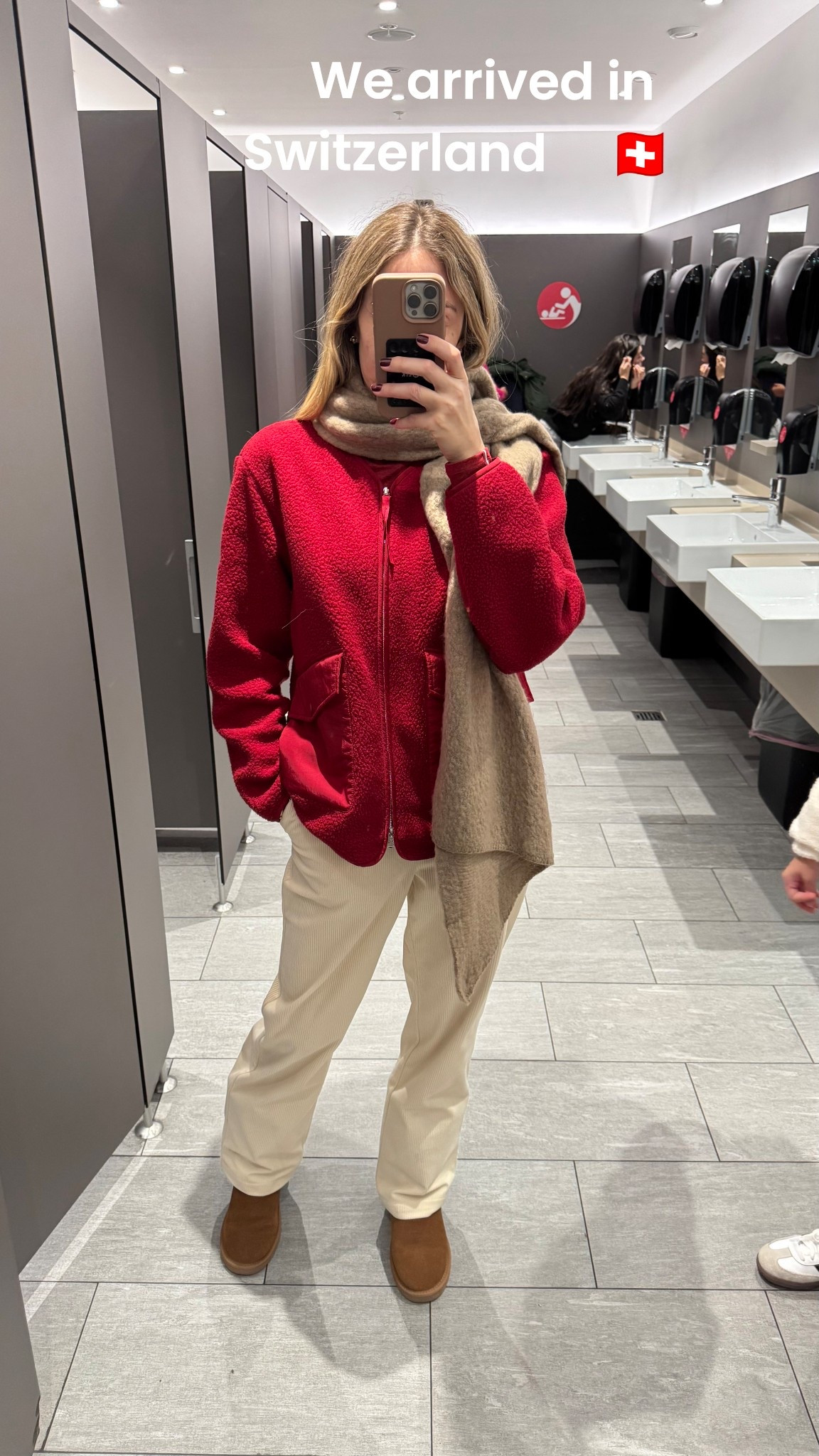 We arrived in Switzerland 🇨🇭 I wore a very comfortable, cozy and stylish airport outfit. Wearing a size small on all pieces 


#LTKHoliday #LTKTravel #LTKOver40