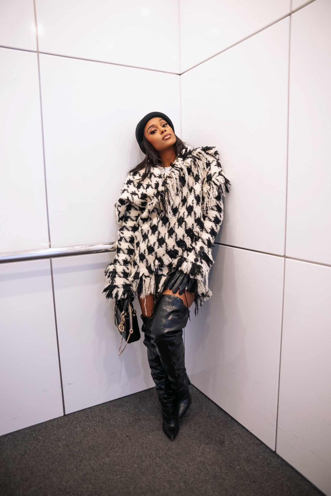 Houndstooth >>>

#LTKPetite #LTKItBag #LTKShoeCrush