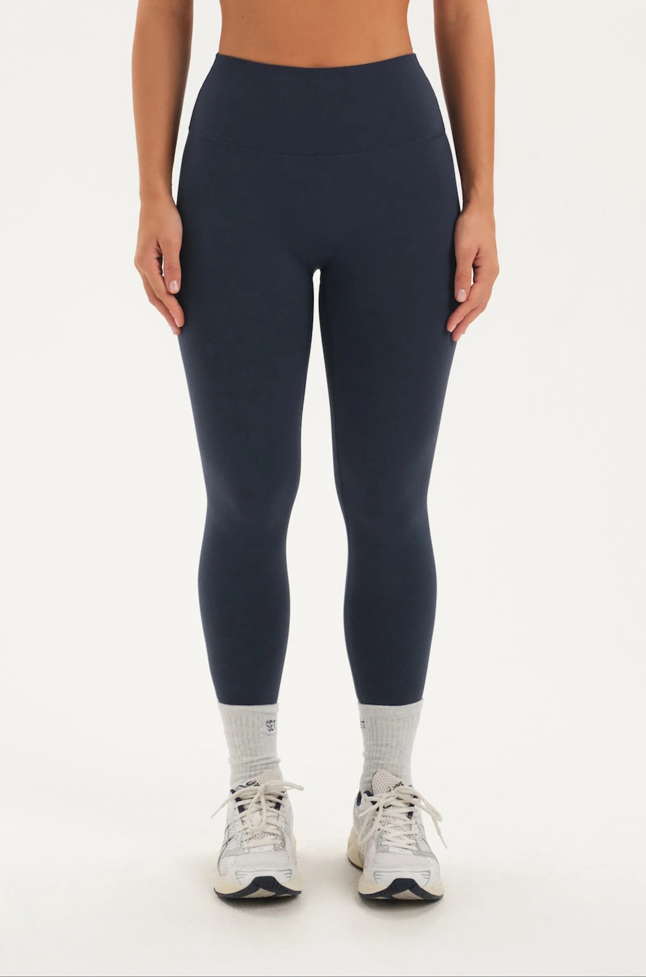 AIRLUXE BREATHE HIGH-RISE LEGGINGS - HOLLY | SET Active