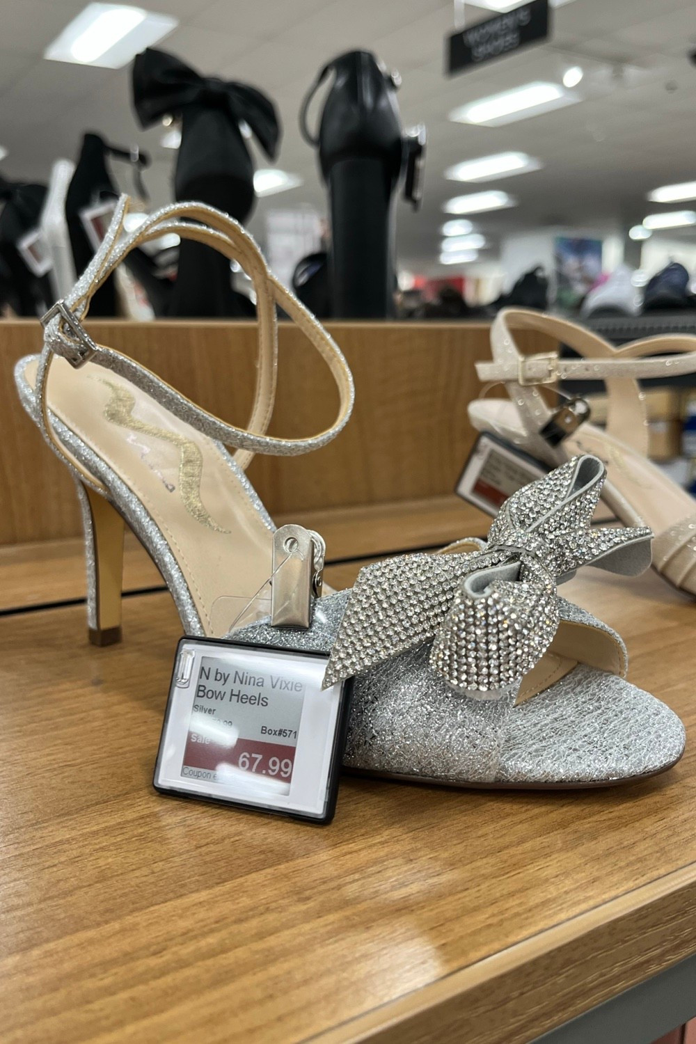 Women’s silver slingback heels with bow @kohls  under $100.

Evening shoes, dress shoes, wedding guest heels, wedding shoes, bride heels.

#LTKWedding #LTKSeasonal