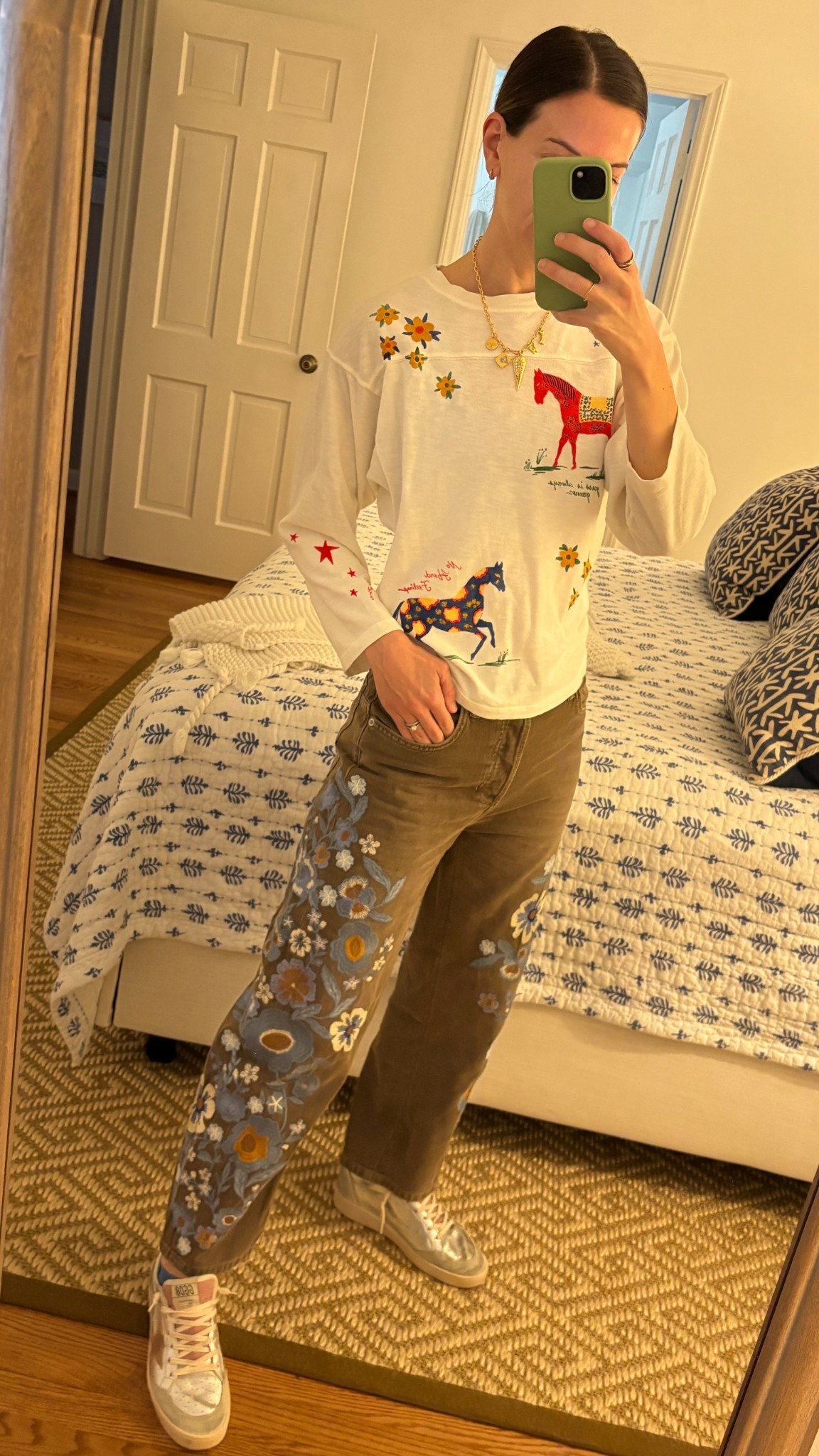 Wearing an xs in the top & 26 in the jeans ✨

#LTKSeasonal #LTKootd #LTKPetite