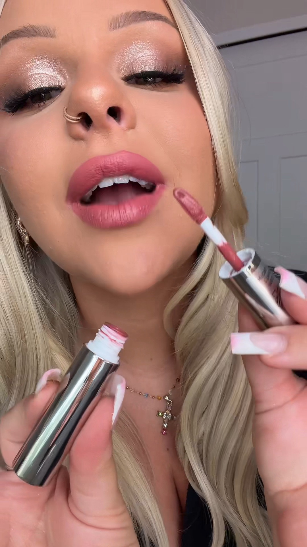 This is for the girls who want a LONG lasting lipstick 💕💕 linked below for you!! 💕✨ wearing the shade “Venus dune” !!