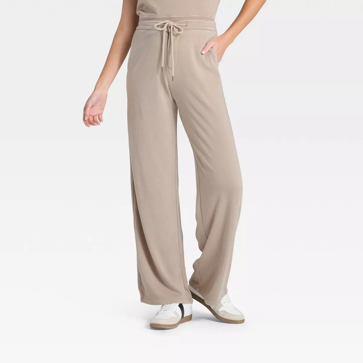 Women's High-Rise Fleece Wide Leg Sweatpants - Universal Thread™ | Target