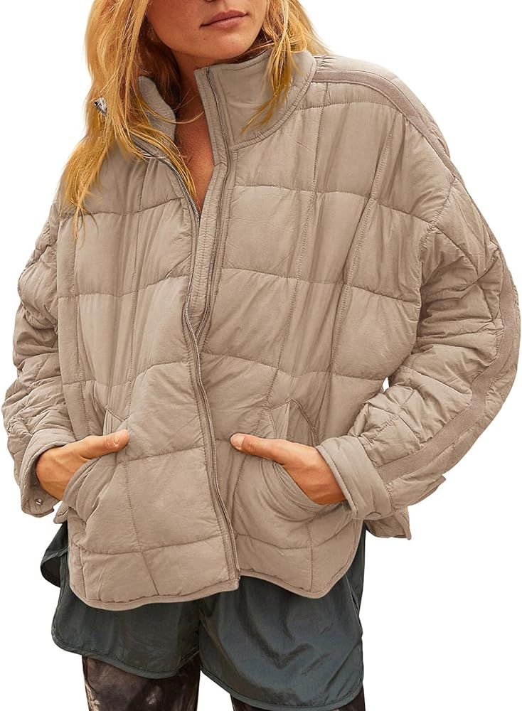 Aiopr Women's Oversized Lightweight Down Coat Long Sleeve Zip Packable Short Puffer Jackets | Amazon (US)