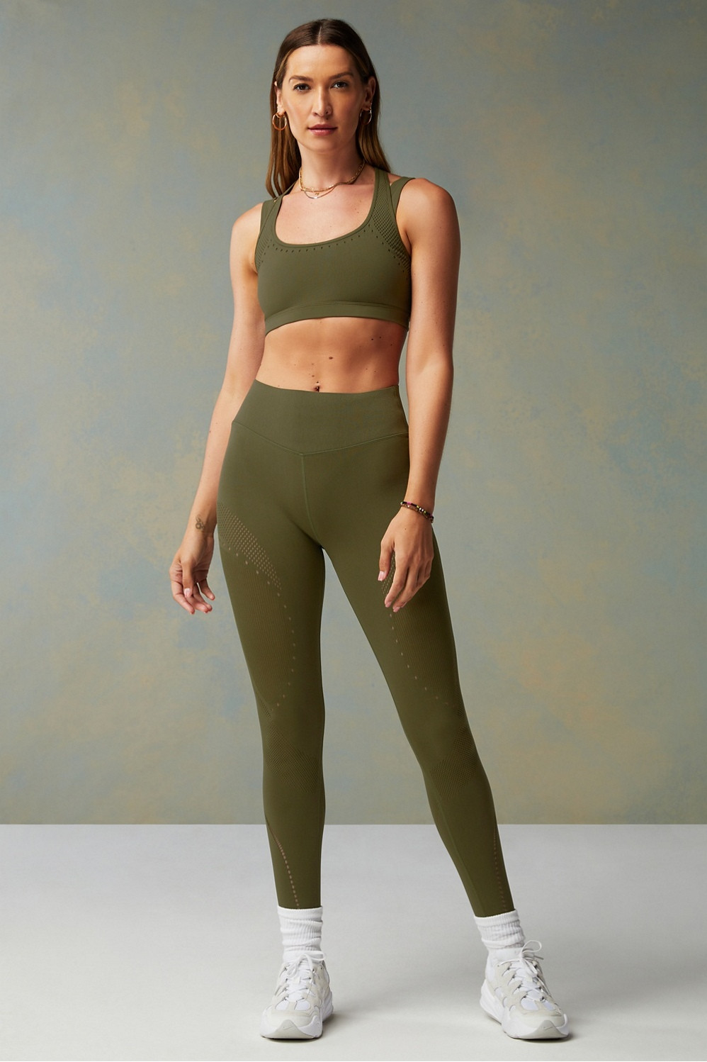 Sculptknit Contour Low-Impact Sports Bra | Fabletics - North America