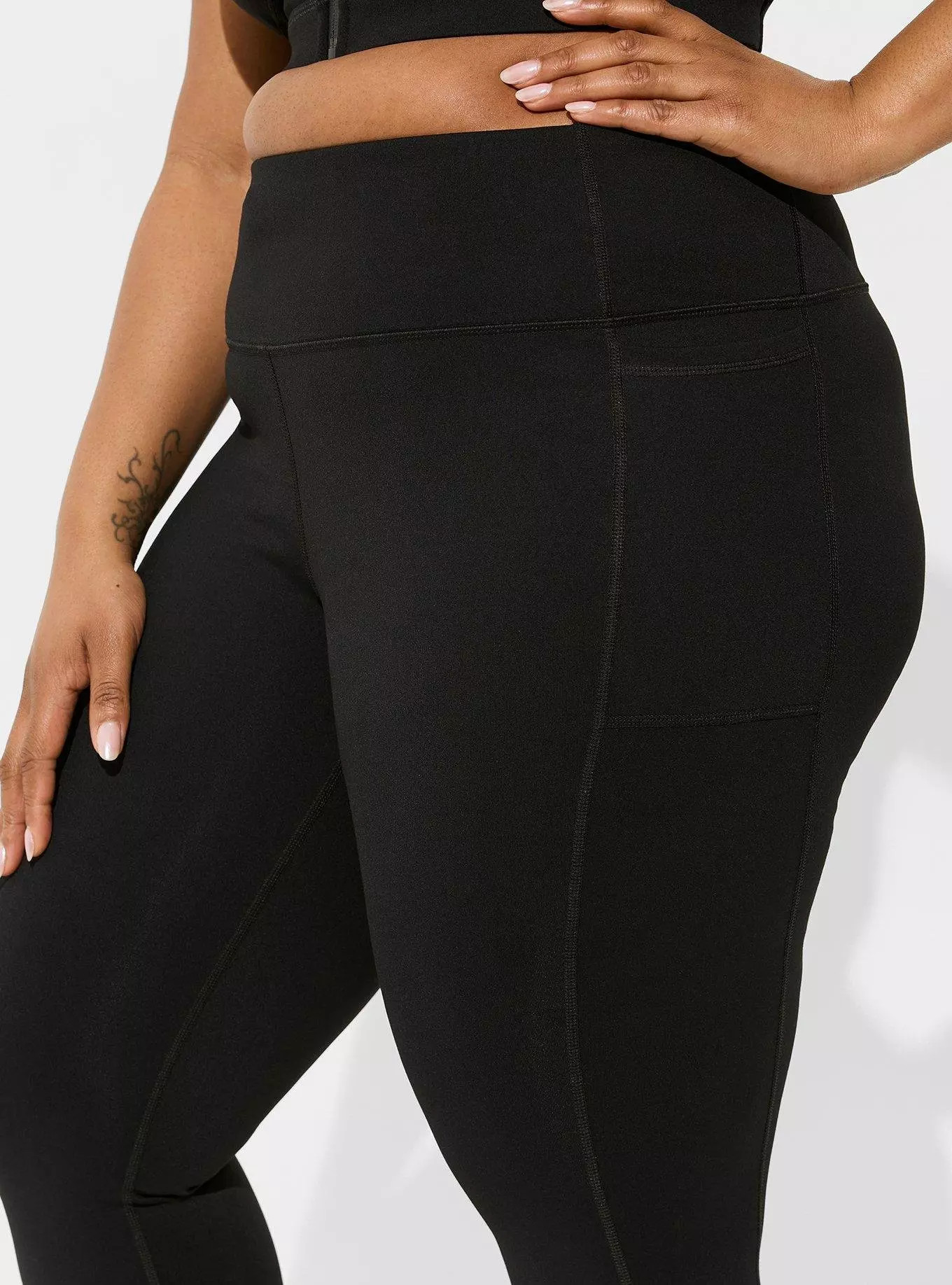 Cropped Active Side Pocket Legging | Torrid (US & Canada)