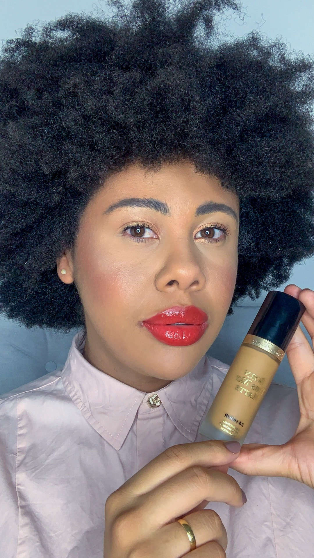 Se você procura uma base perfeita com acabamento matte e que dura o dia todo é a Born This Way da Too Faced. Cor: Warm sand

#LTKspring #LTKbeleza #LTKbrasil