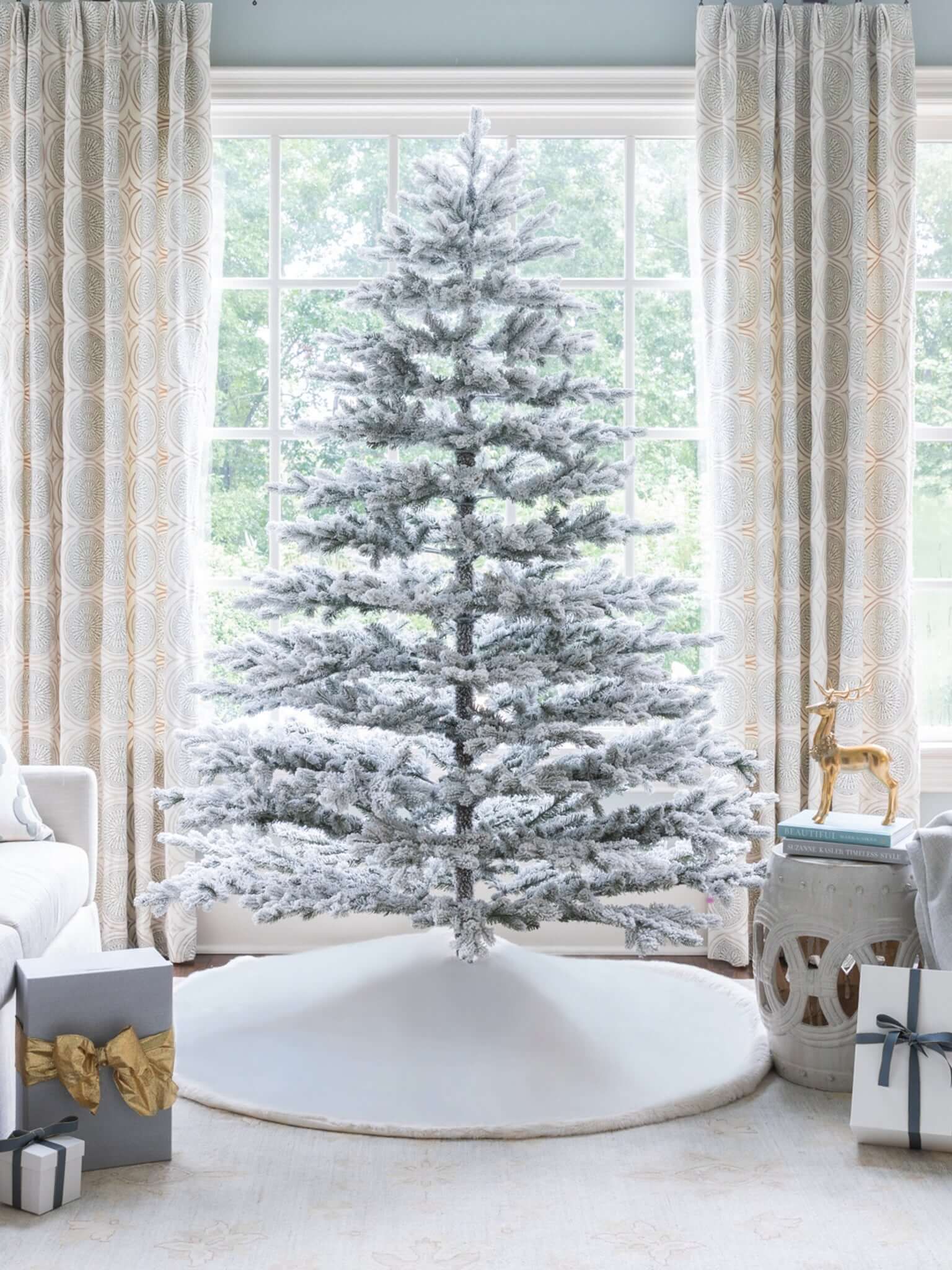 7.5' Rushmore Flock Quick-Shape Tree 750 Warm White Led Lights | King of Christmas