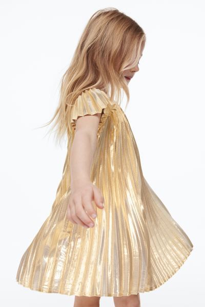 Flutter-sleeved Dress | H&M (US + CA)